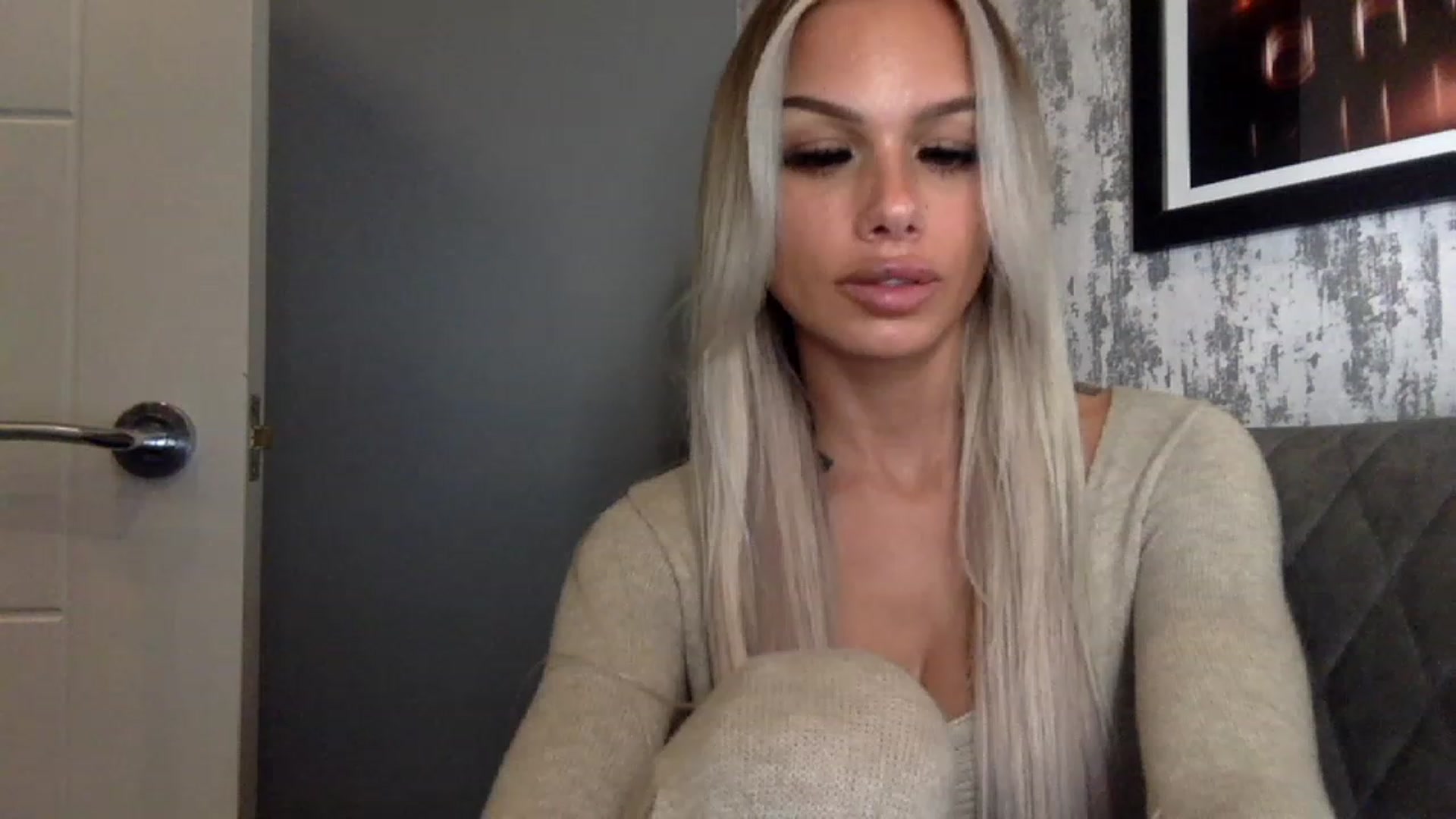 Gallery image thumbnail from BabyDaisyx's myfreecams stream on, 11/26/2022, 01:24 image 1 of 20