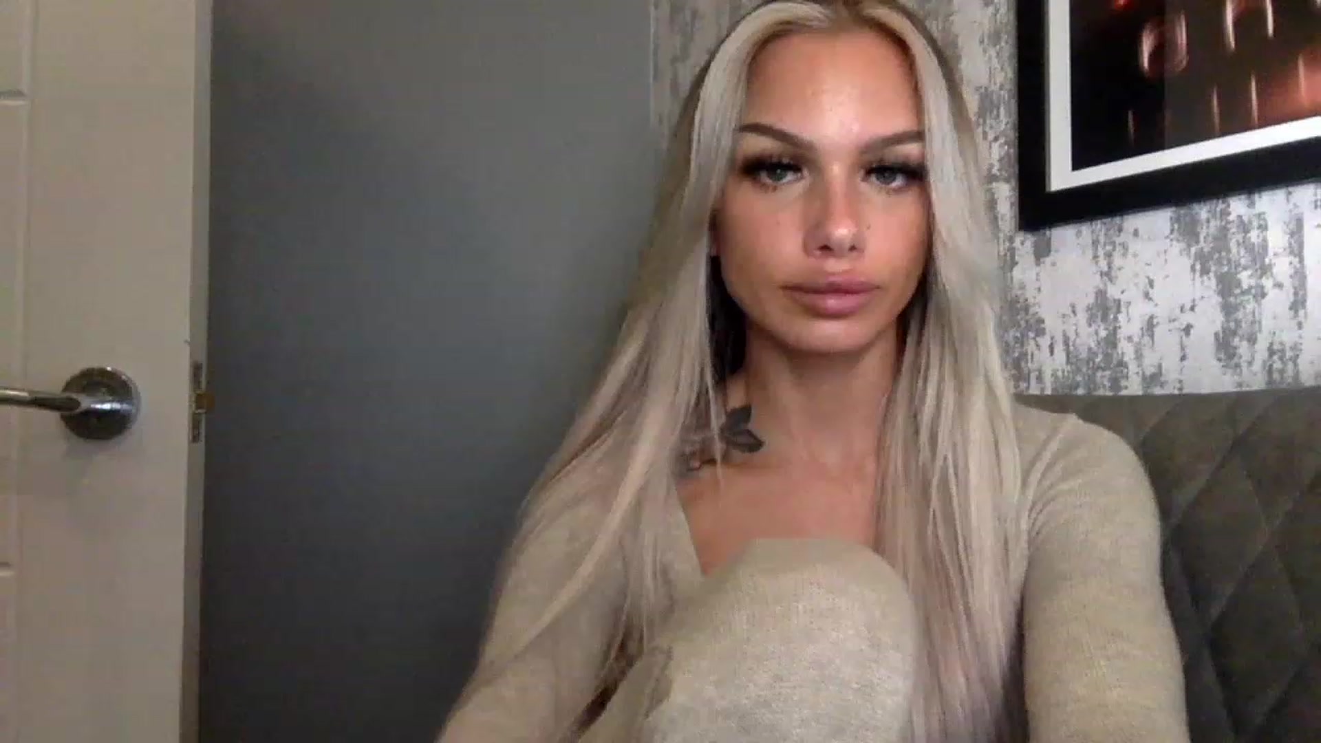 Gallery image thumbnail from BabyDaisyx's myfreecams stream on, 11/26/2022, 01:24 image 16 of 20