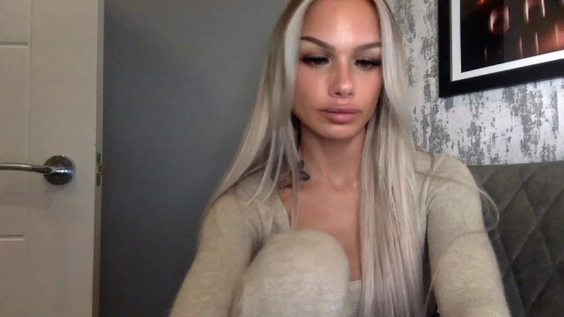 Gallery image thumbnail from BabyDaisyx's myfreecams stream on, 11/26/2022, 01:24 image 6 of 20