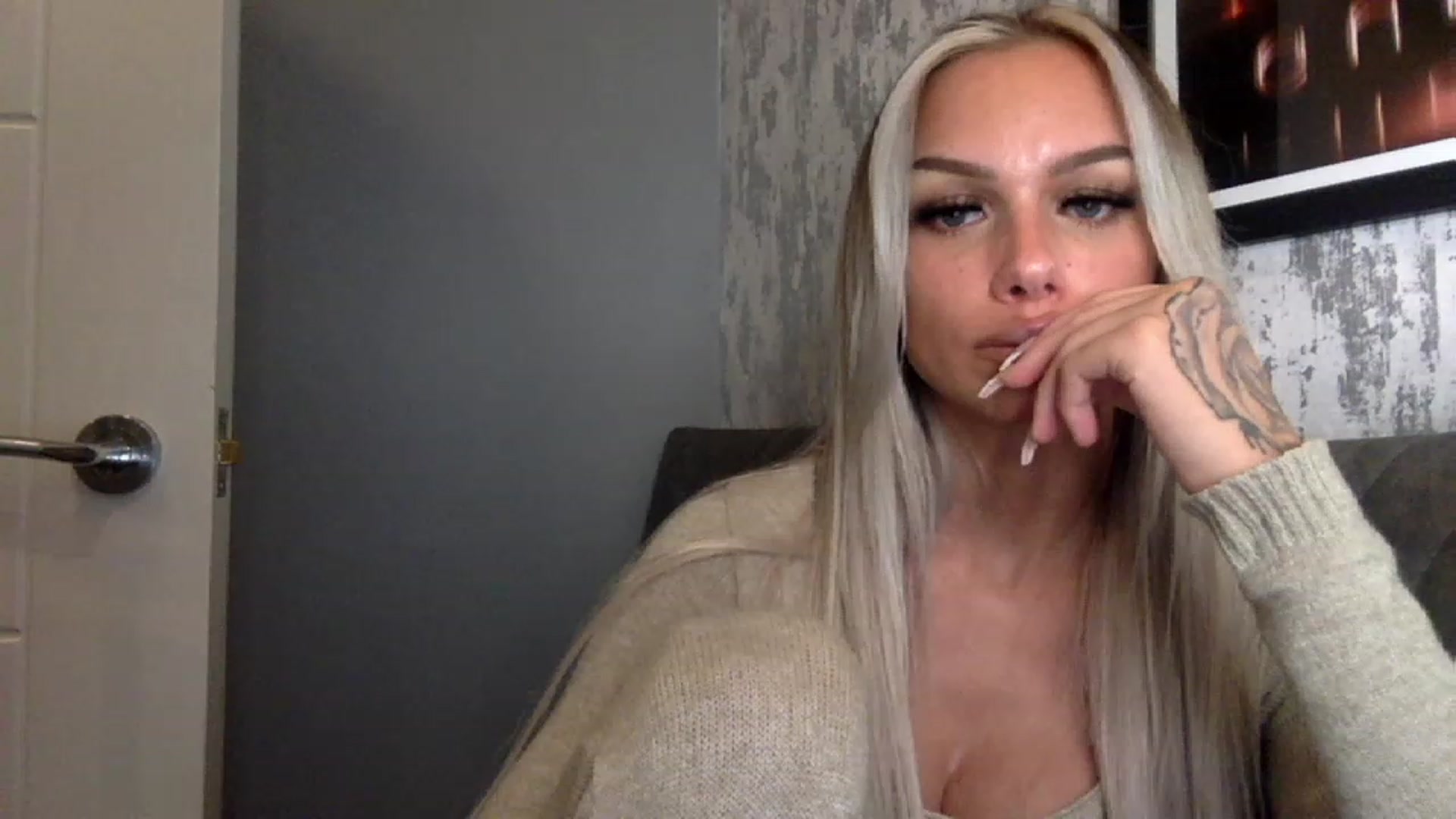 Gallery image thumbnail from BabyDaisyx's myfreecams stream on, 11/23/2022, 17:30 image 20 of 20