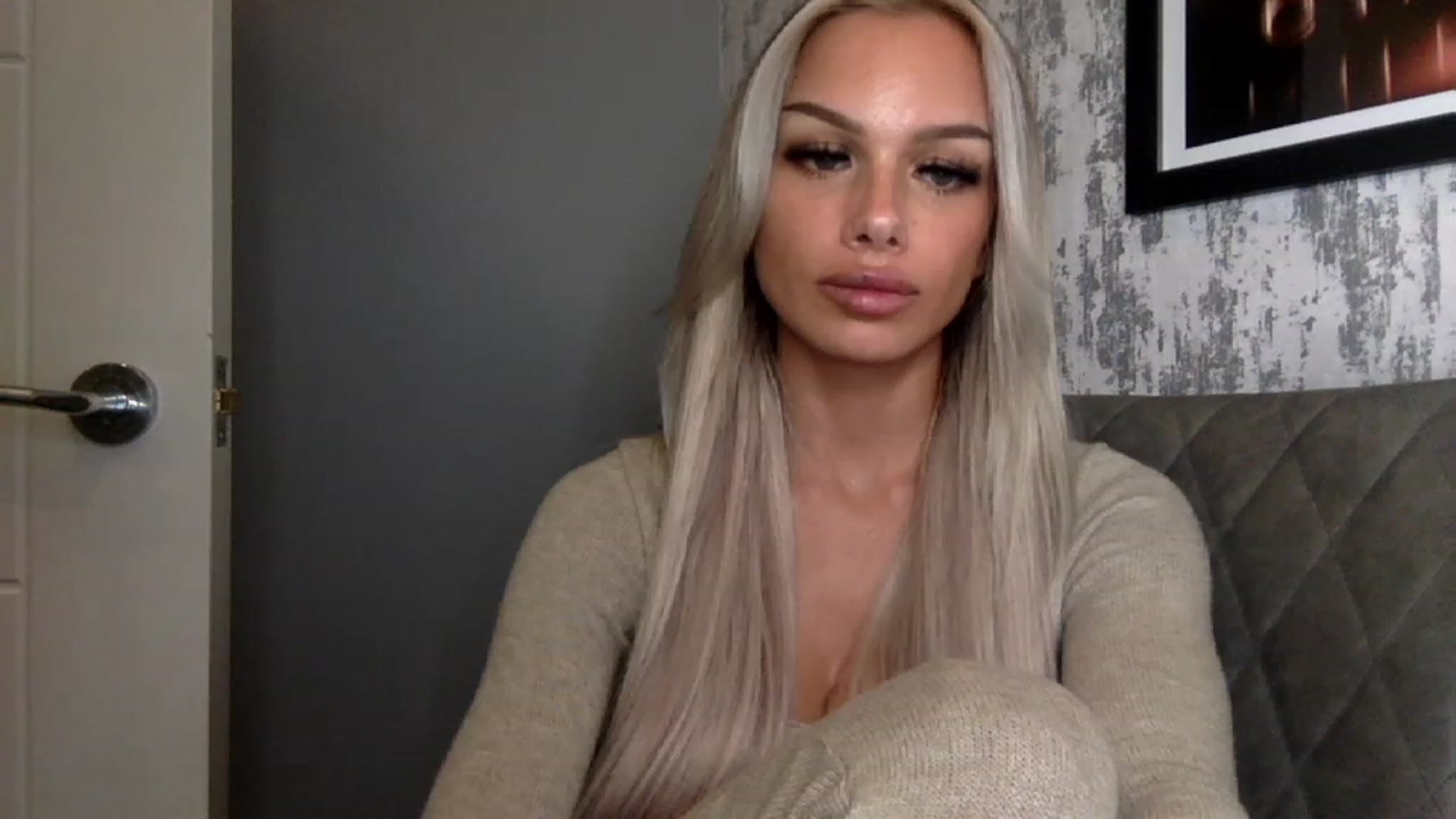 Gallery image thumbnail from BabyDaisyx's myfreecams stream on, 11/23/2022, 18:30 image 15 of 20