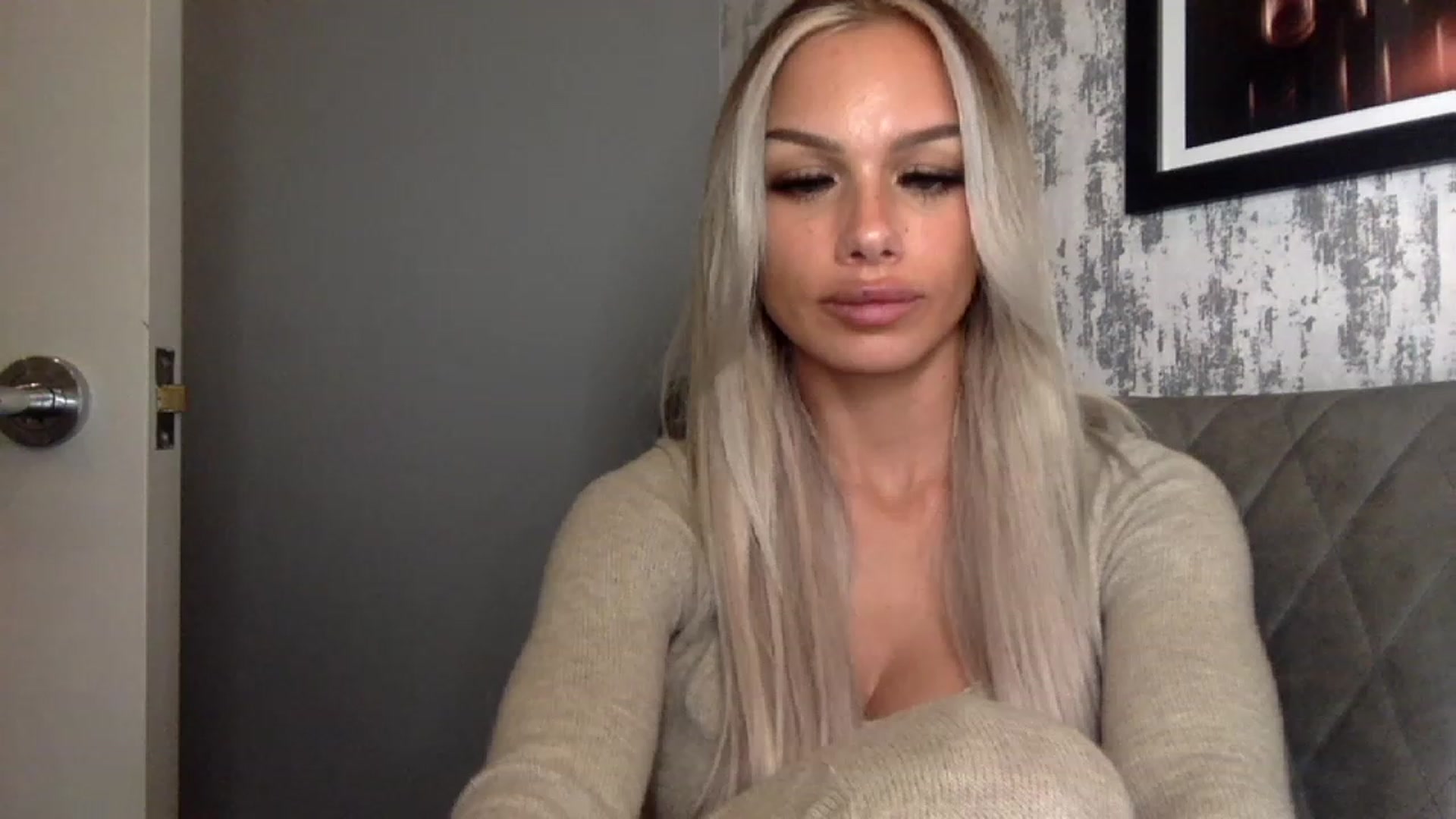 Gallery image thumbnail from BabyDaisyx's myfreecams stream on, 11/23/2022, 18:30 image 9 of 20