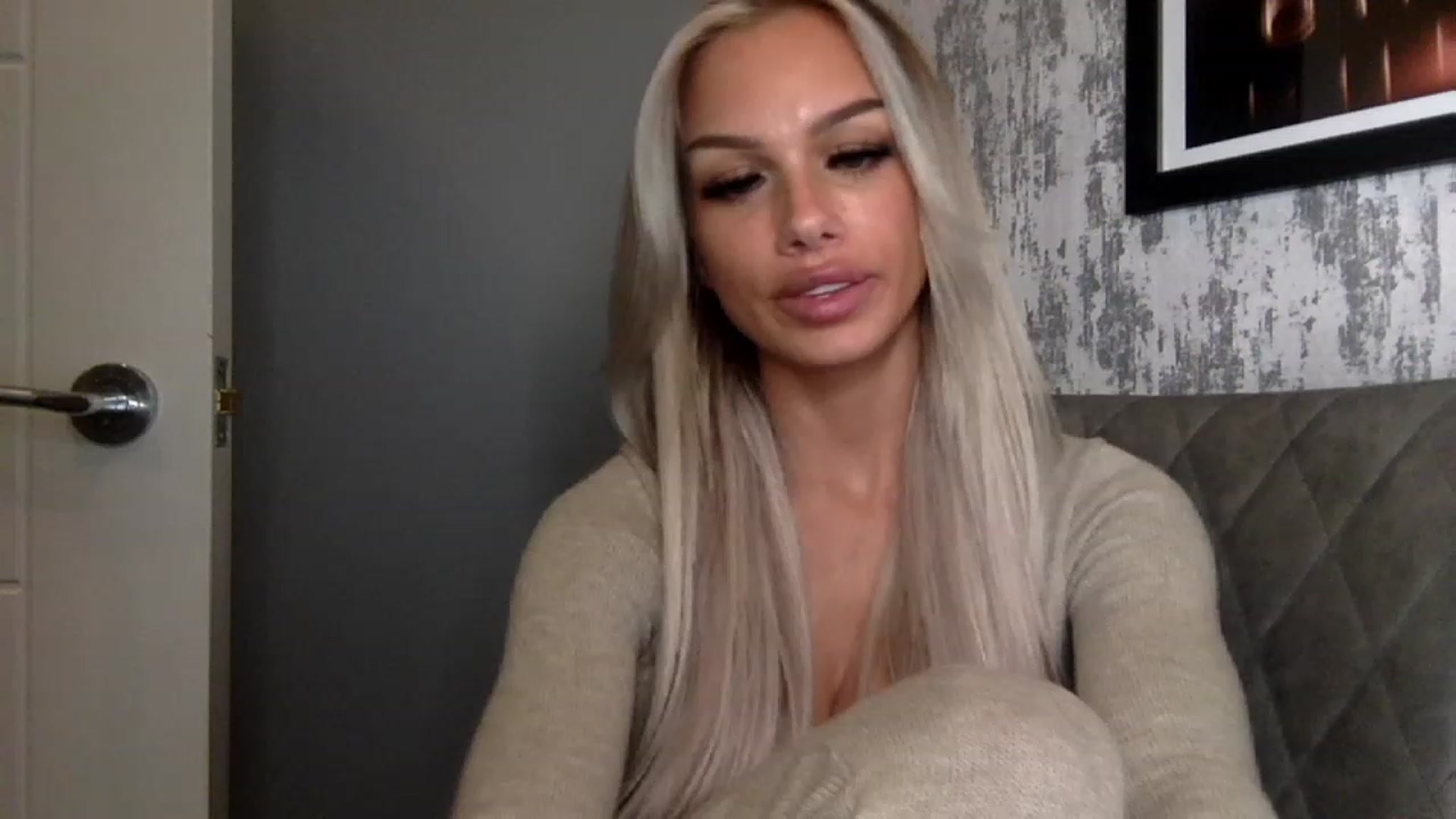 Gallery image thumbnail from BabyDaisyx's myfreecams stream on, 11/23/2022, 18:30 image 14 of 20