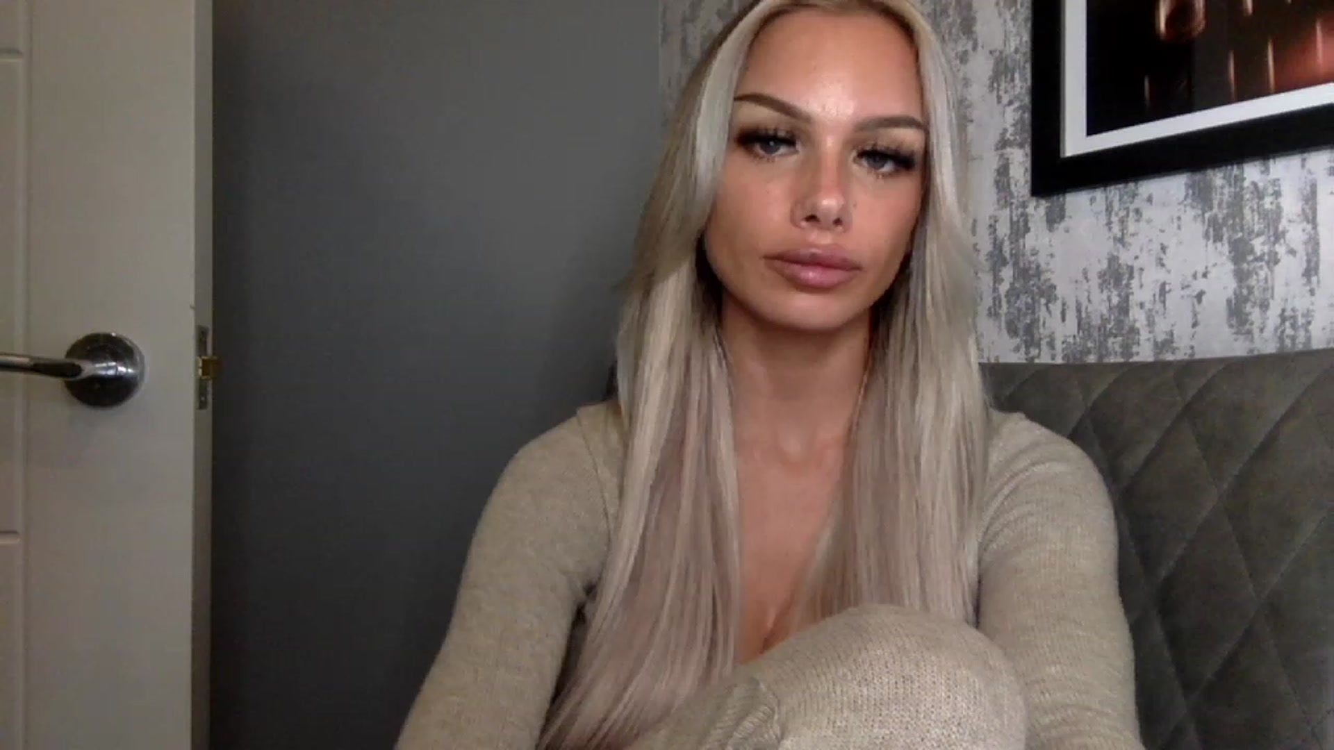 Gallery image thumbnail from BabyDaisyx's myfreecams stream on, 11/23/2022, 18:30 image 17 of 20