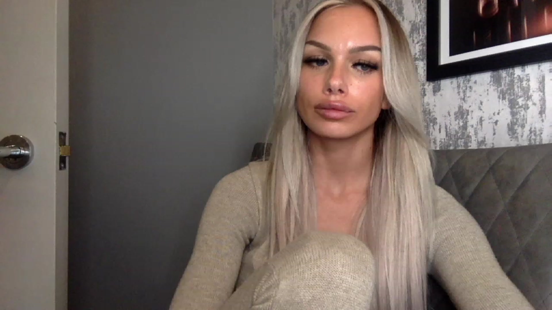 Gallery image thumbnail from BabyDaisyx's myfreecams stream on, 11/23/2022, 18:30 image 6 of 20
