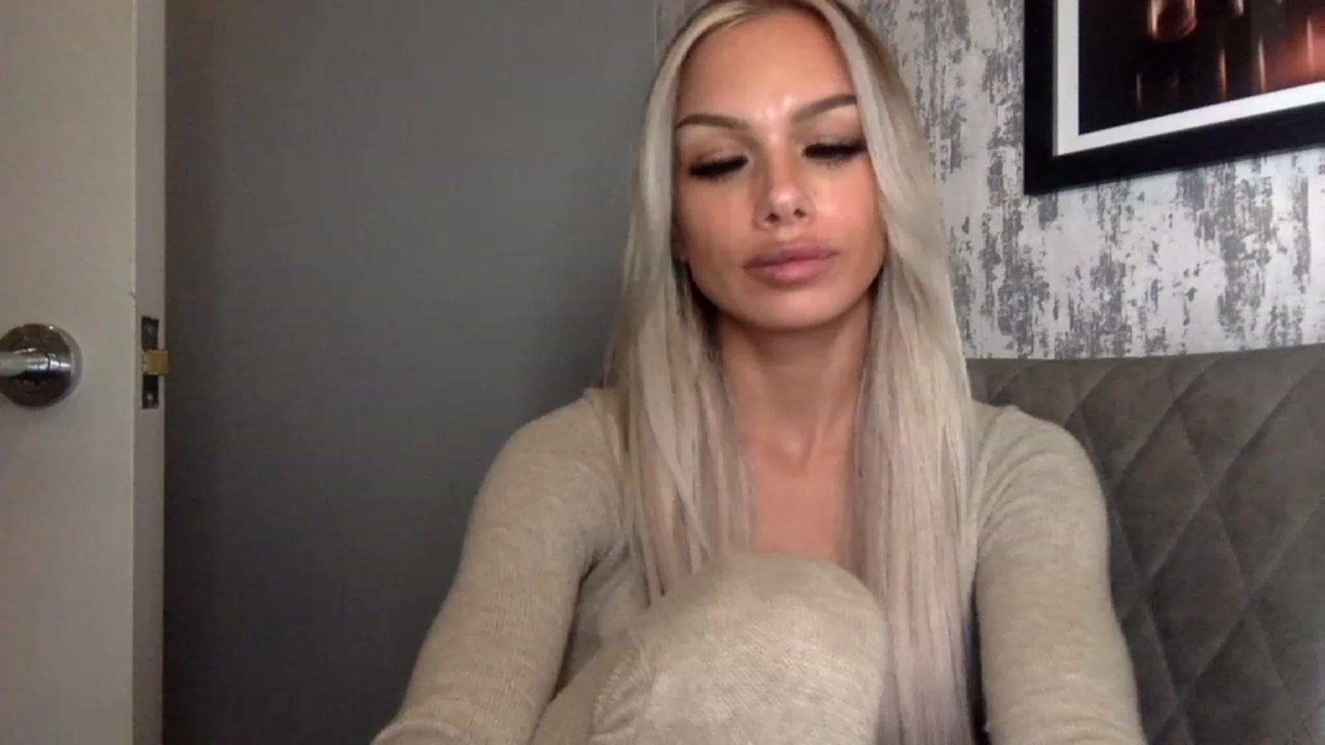 Gallery image thumbnail from BabyDaisyx's myfreecams stream on, 11/23/2022, 18:30 image 4 of 20