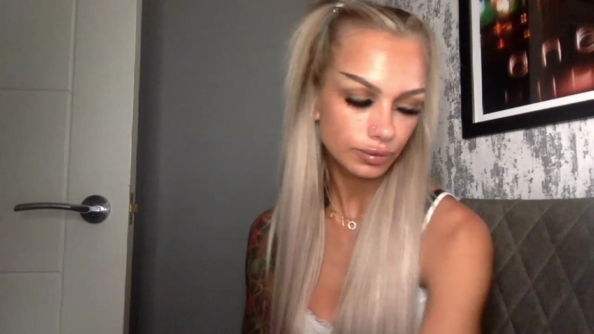 Gallery image thumbnail from BabyDaisyx's myfreecams stream on, 11/24/2022, 13:35 image 7 of 20