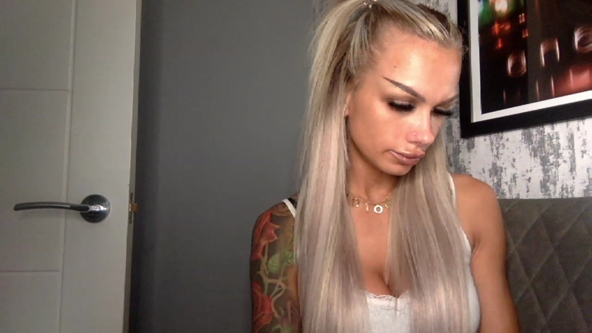 Gallery image thumbnail from BabyDaisyx's myfreecams stream on, 11/24/2022, 13:35 image 8 of 20