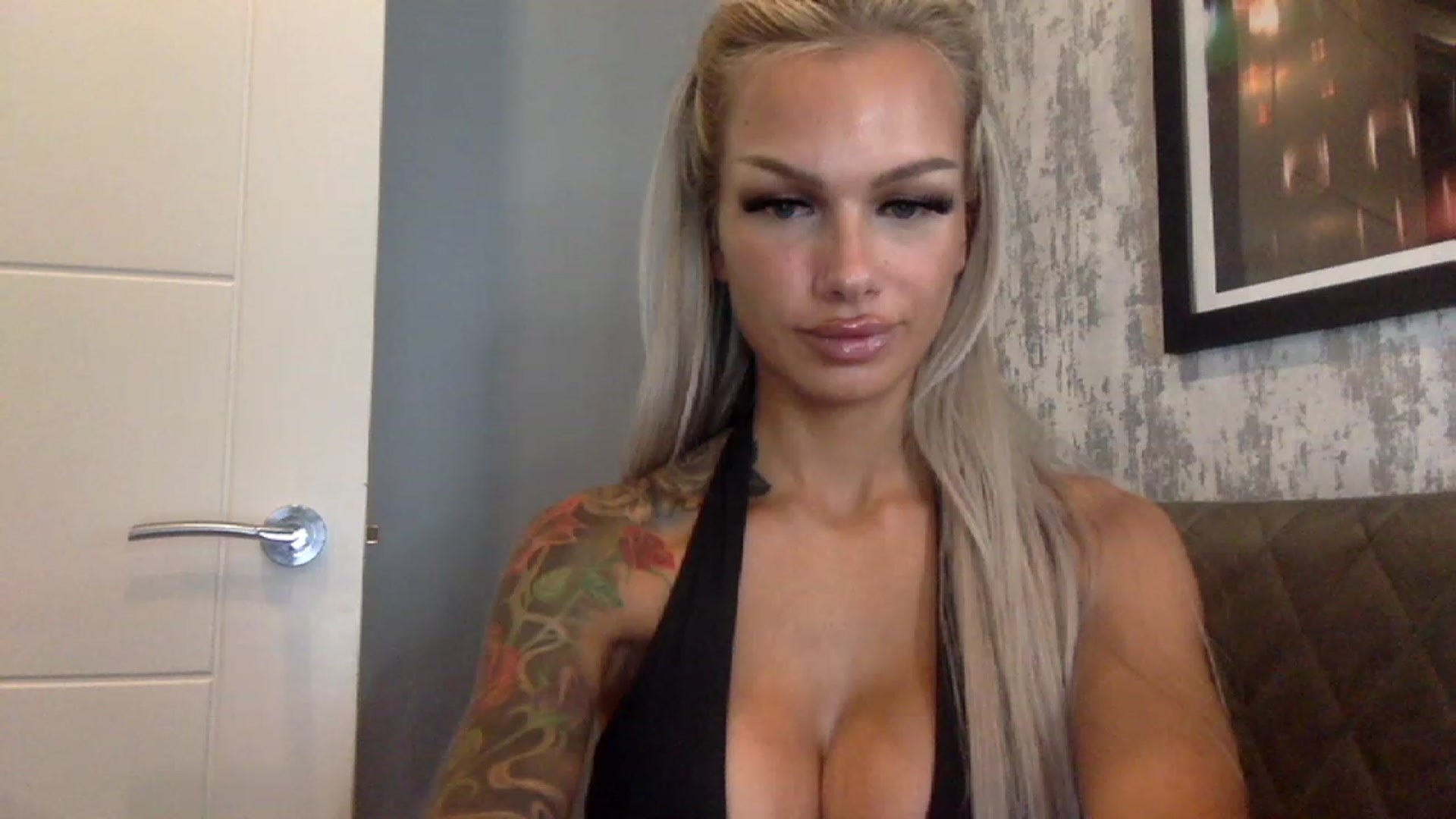 Gallery image thumbnail from BabyDaisyx's myfreecams stream on, 12/01/2022, 21:25 image 19 of 20