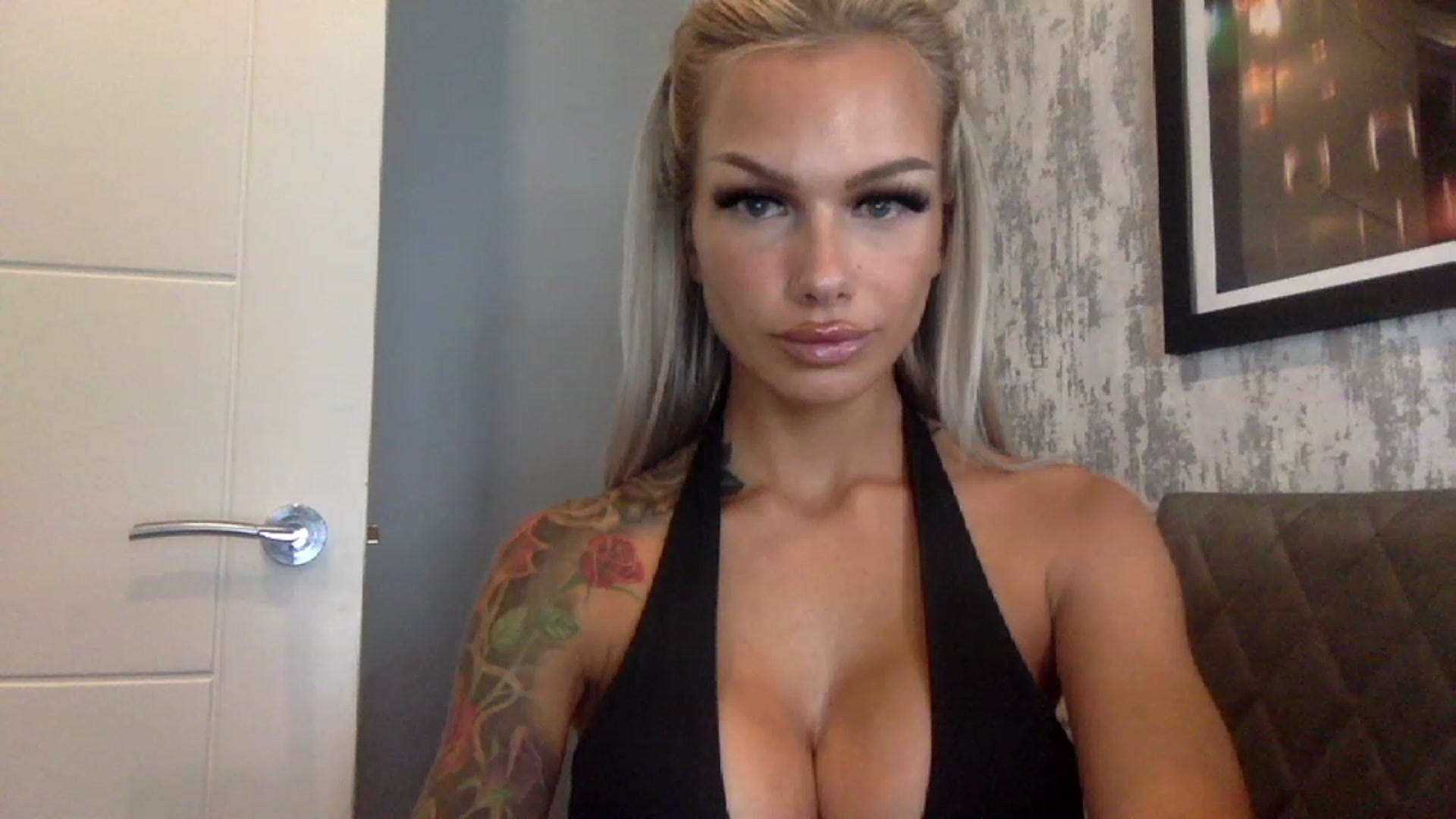 Gallery image thumbnail from BabyDaisyx's myfreecams stream on, 12/01/2022, 21:25 image 16 of 20