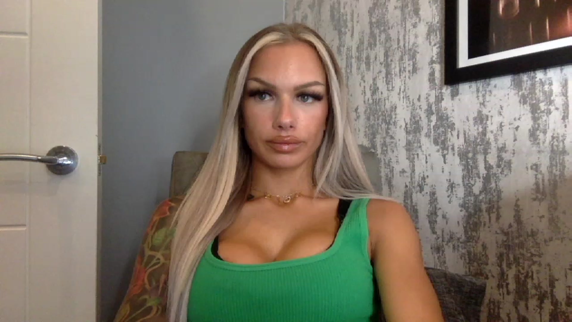 Gallery image thumbnail from BabyDaisyx's myfreecams stream on, 12/03/2022, 08:56 image 16 of 20