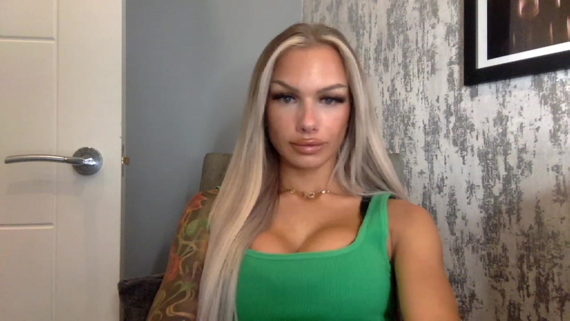 Gallery image thumbnail from BabyDaisyx's myfreecams stream on, 12/03/2022, 08:56 image 6 of 20
