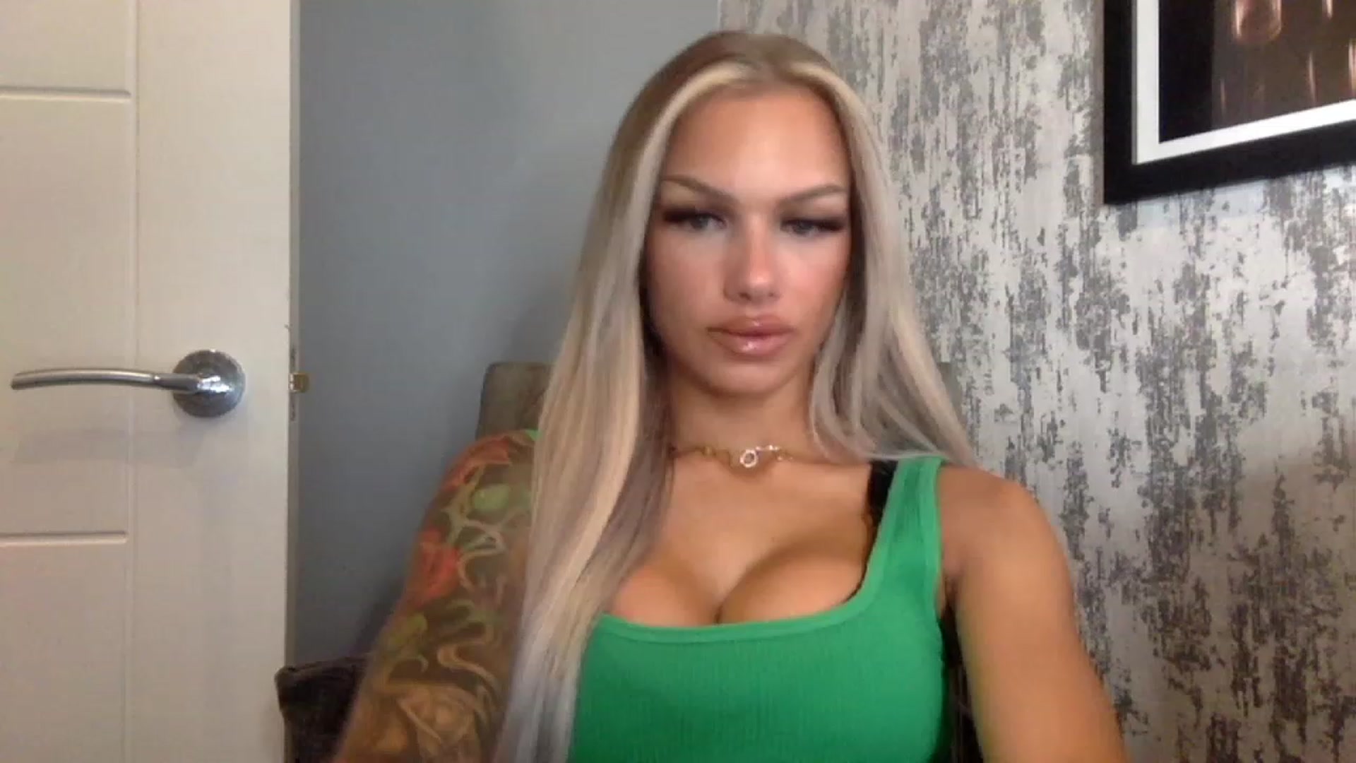 Gallery image thumbnail from BabyDaisyx's myfreecams stream on, 12/03/2022, 08:56 image 5 of 20