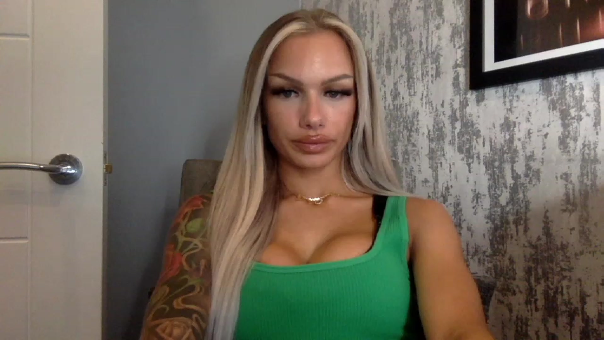 Gallery image thumbnail from BabyDaisyx's myfreecams stream on, 12/03/2022, 08:56 image 9 of 20