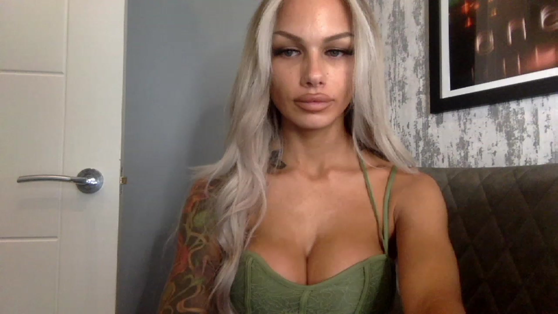 Gallery image thumbnail from BabyDaisyx's myfreecams stream on, 12/04/2022, 08:18 image 4 of 20