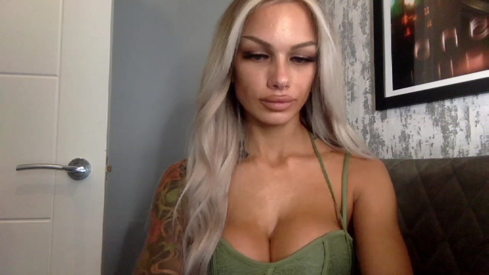 Gallery image thumbnail from BabyDaisyx's myfreecams stream on, 12/04/2022, 08:18 image 10 of 20