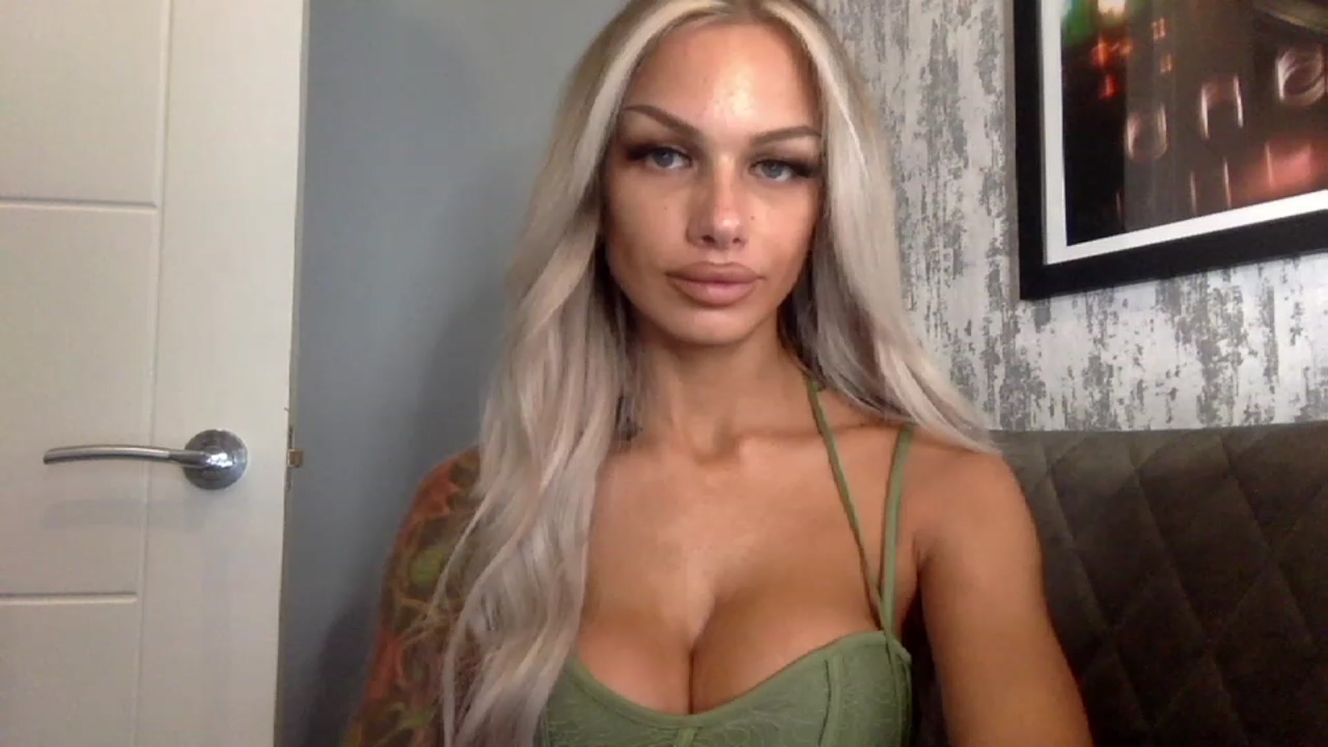 Gallery image thumbnail from BabyDaisyx's myfreecams stream on, 12/04/2022, 08:18 image 9 of 20