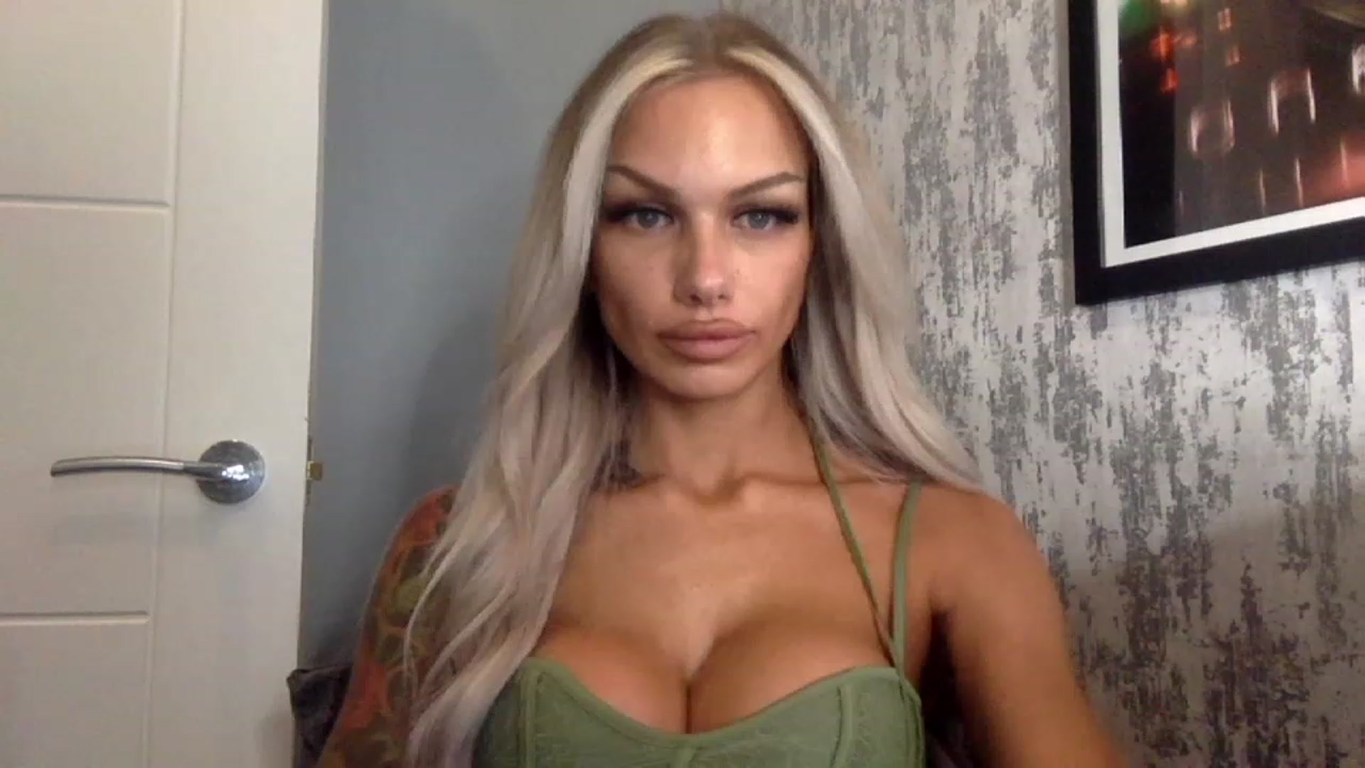 Gallery image thumbnail from BabyDaisyx's myfreecams stream on, 12/04/2022, 08:18 image 12 of 20