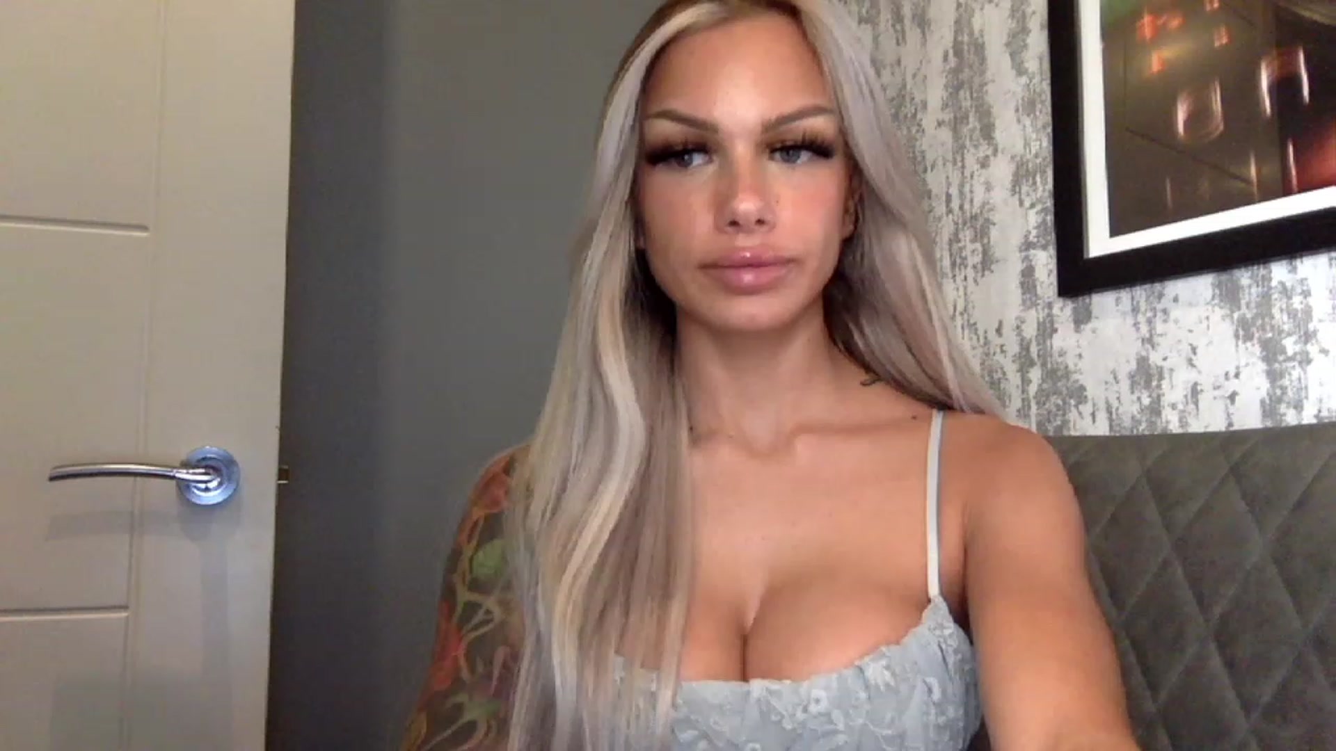 Gallery image thumbnail from BabyDaisyx's myfreecams stream on, 12/08/2022, 08:02 image 18 of 20