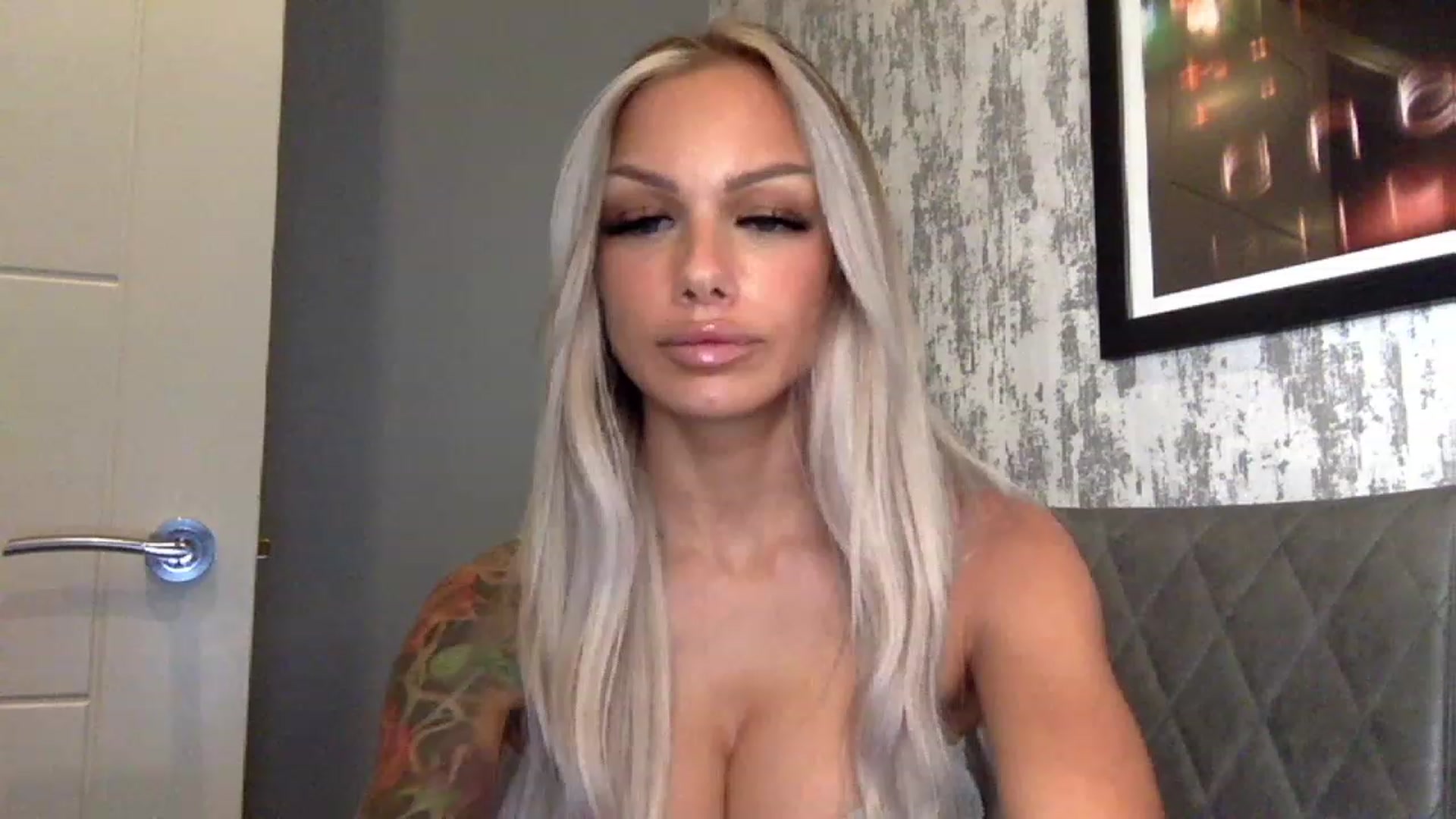 Gallery image thumbnail from BabyDaisyx's myfreecams stream on, 12/08/2022, 08:32 image 6 of 20