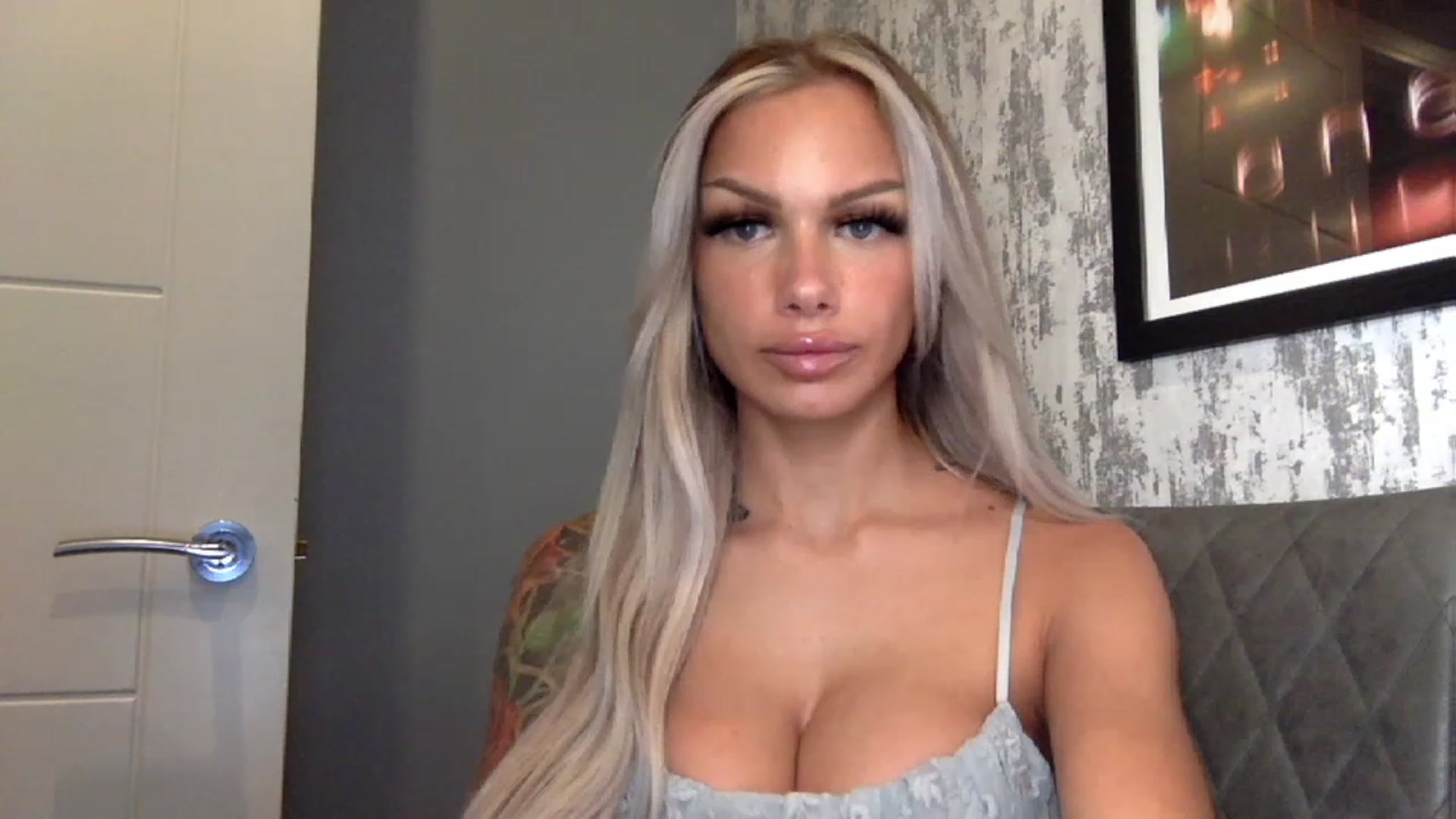 Gallery image thumbnail from BabyDaisyx's myfreecams stream on, 12/08/2022, 08:32 image 18 of 20