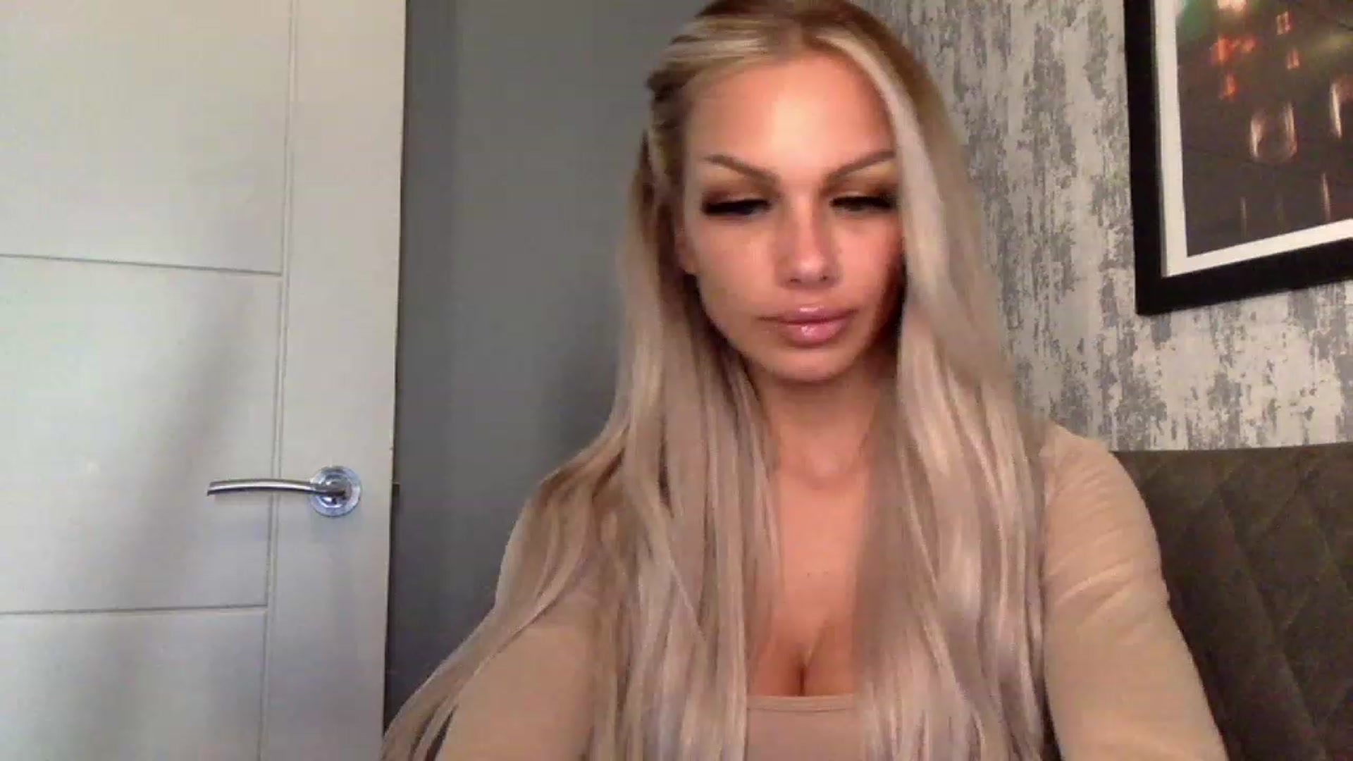 Gallery image thumbnail from BabyDaisyx's myfreecams stream on, 12/08/2022, 13:27 image 9 of 20