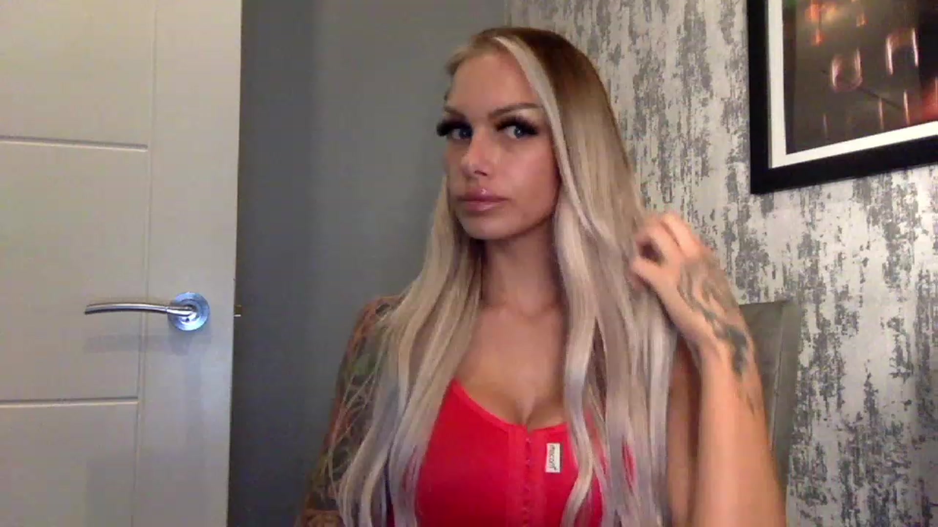 Gallery image thumbnail from BabyDaisyx's myfreecams stream on, 12/08/2022, 19:23 image 13 of 20