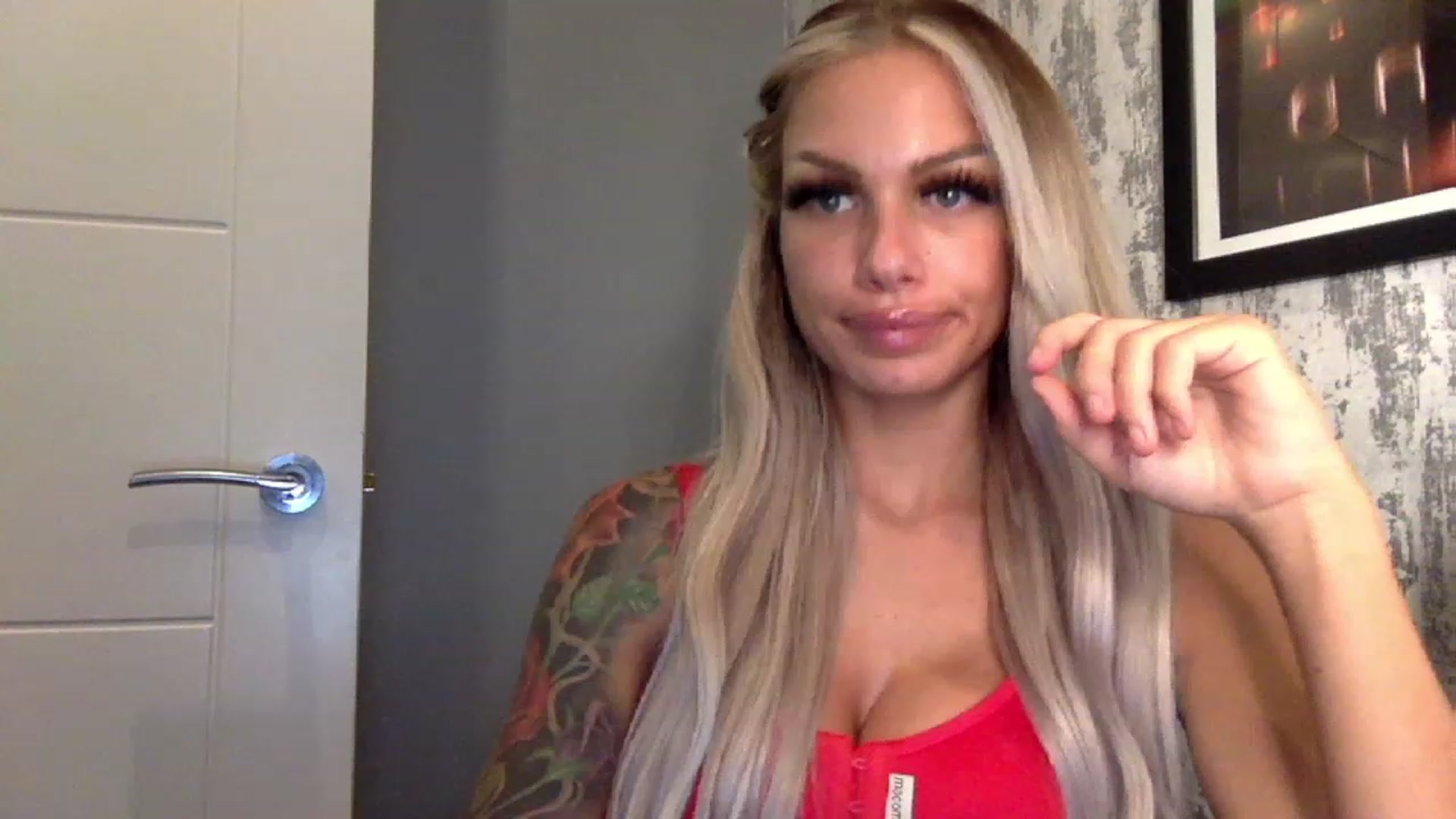 Gallery image thumbnail from BabyDaisyx's myfreecams stream on, 12/08/2022, 19:23 image 1 of 20