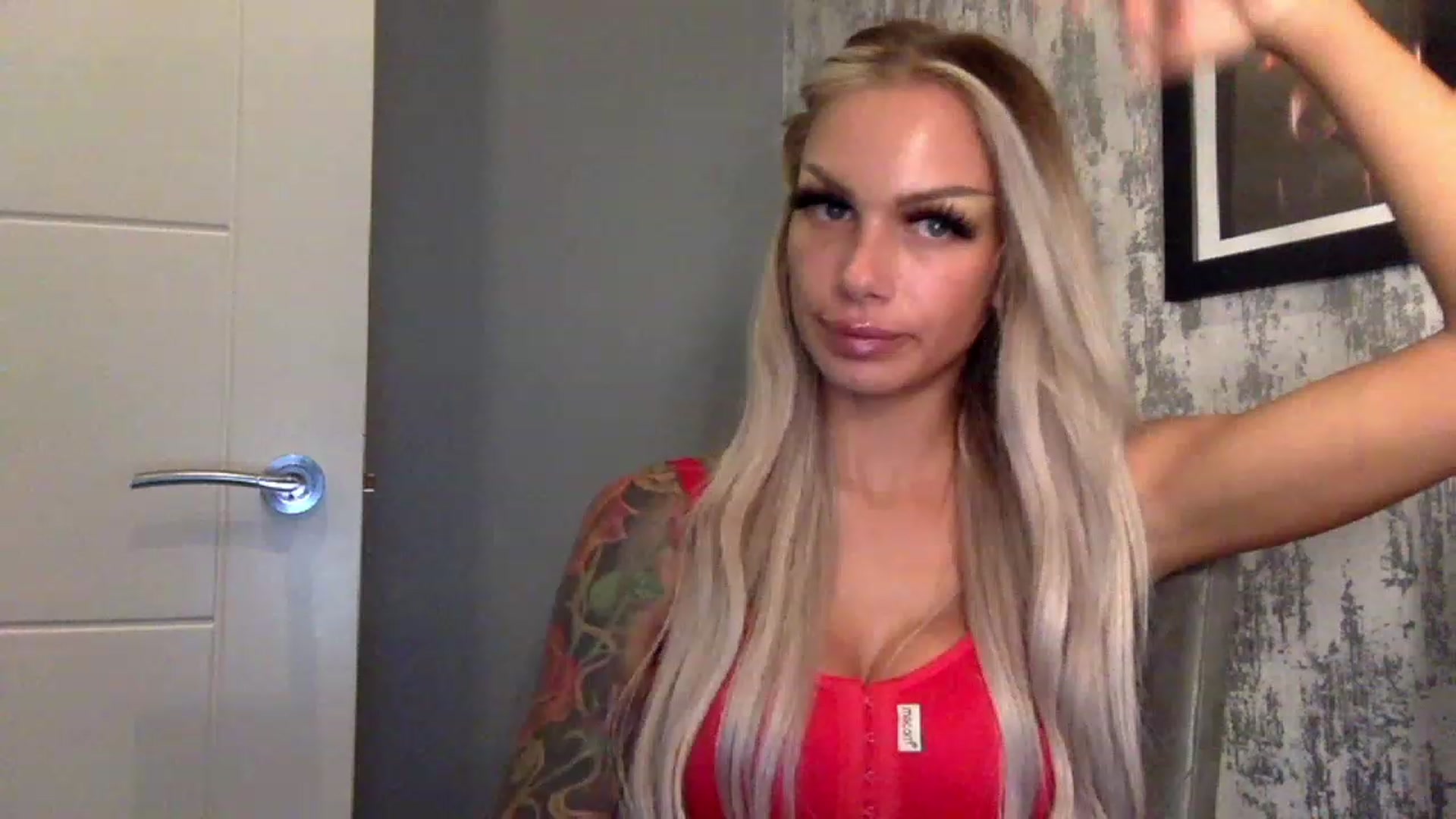 Gallery image thumbnail from BabyDaisyx's myfreecams stream on, 12/08/2022, 19:23 image 16 of 20