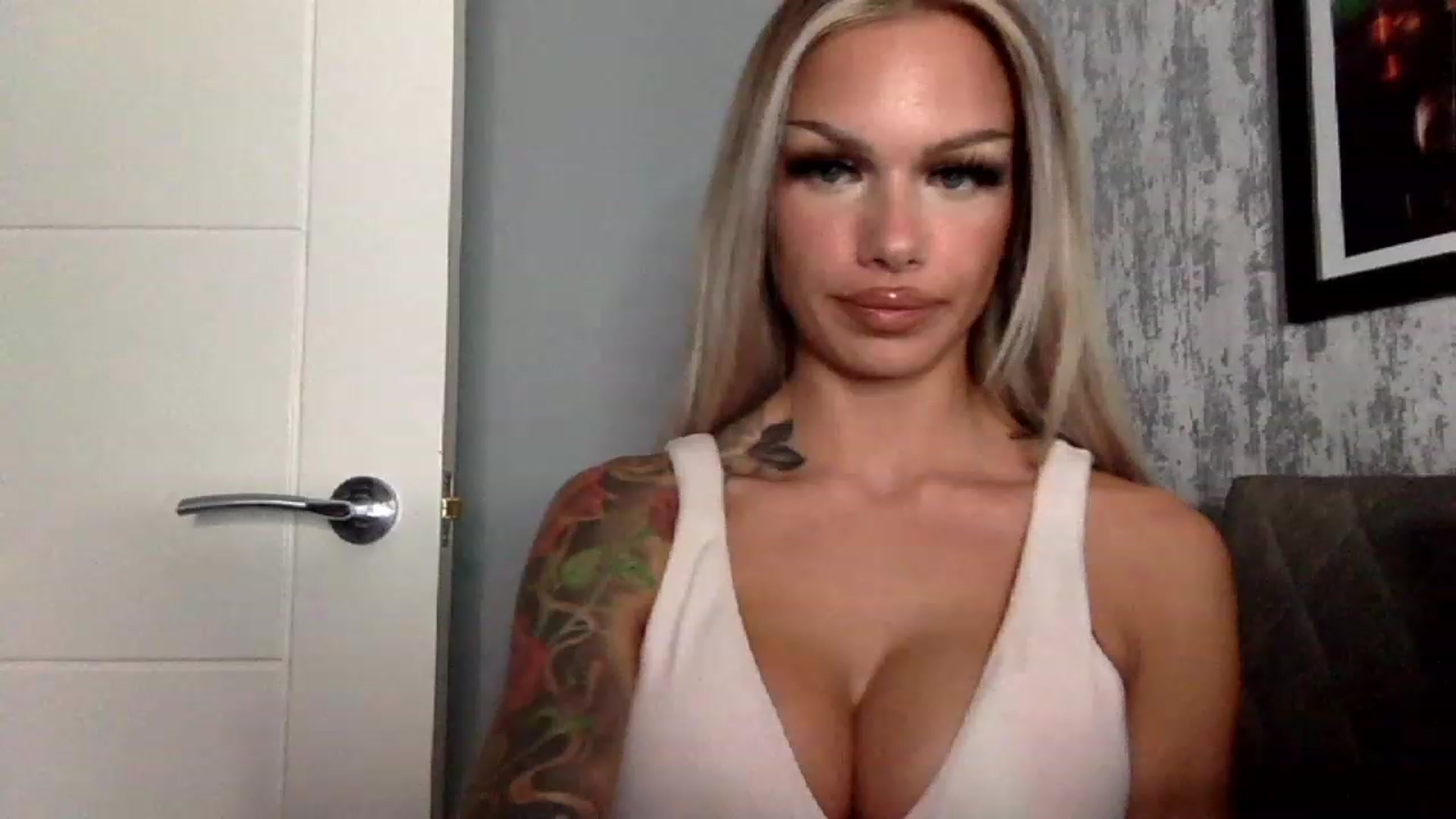 Gallery image thumbnail from BabyDaisyx's myfreecams stream on, 12/09/2022, 23:30 image 13 of 20
