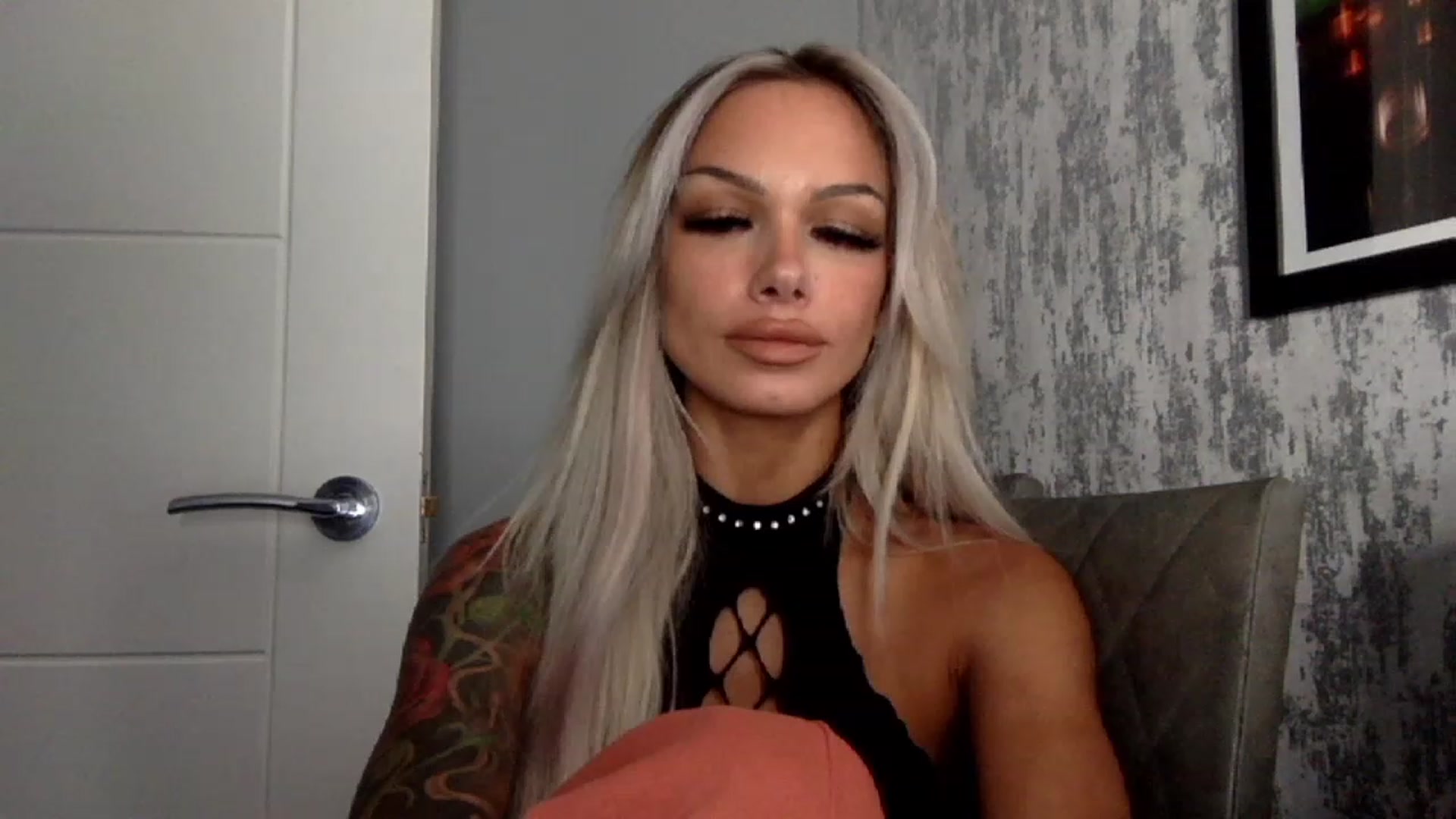 Gallery image thumbnail from BabyDaisyx's myfreecams stream on, 12/18/2022, 13:44 image 10 of 20