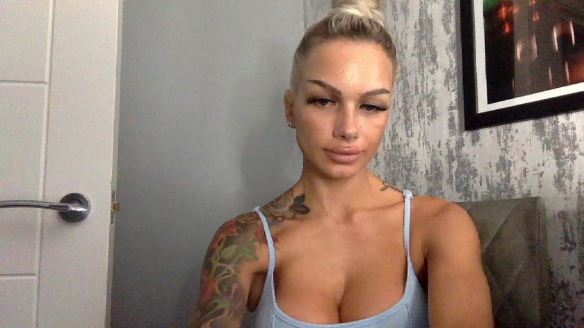 Gallery image thumbnail from BabyDaisyx's myfreecams stream on, 12/21/2022, 07:43 image 19 of 20