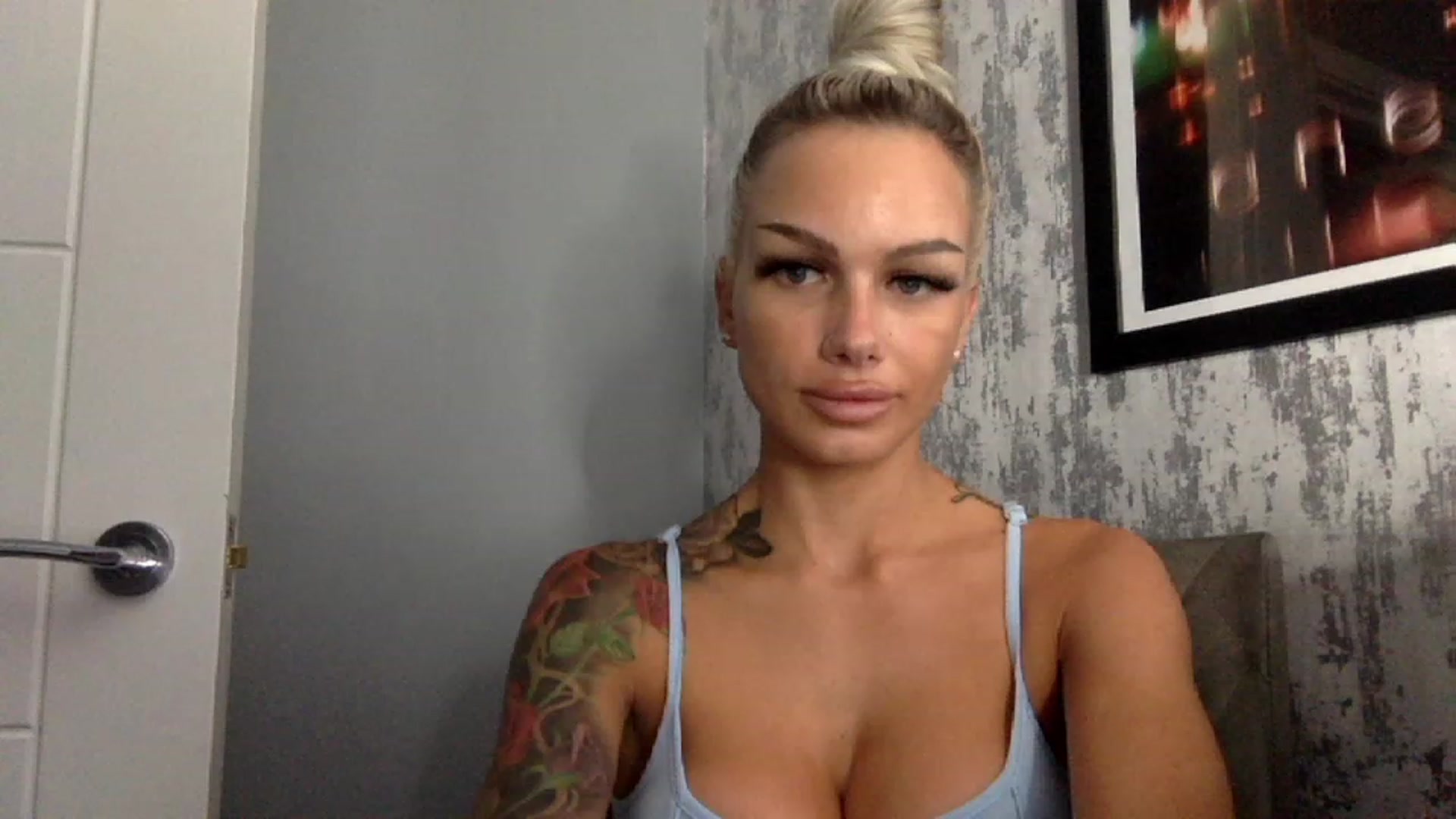 Gallery image thumbnail from BabyDaisyx's myfreecams stream on, 12/21/2022, 07:43 image 15 of 20
