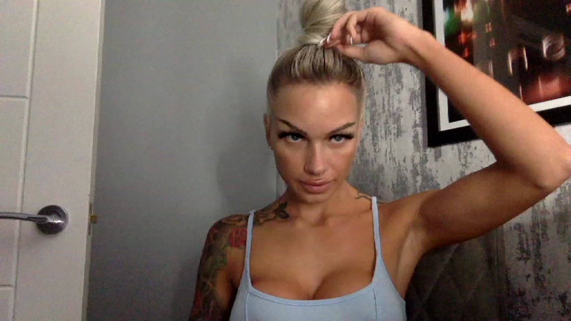Gallery image thumbnail from BabyDaisyx's myfreecams stream on, 12/21/2022, 07:43 image 13 of 20