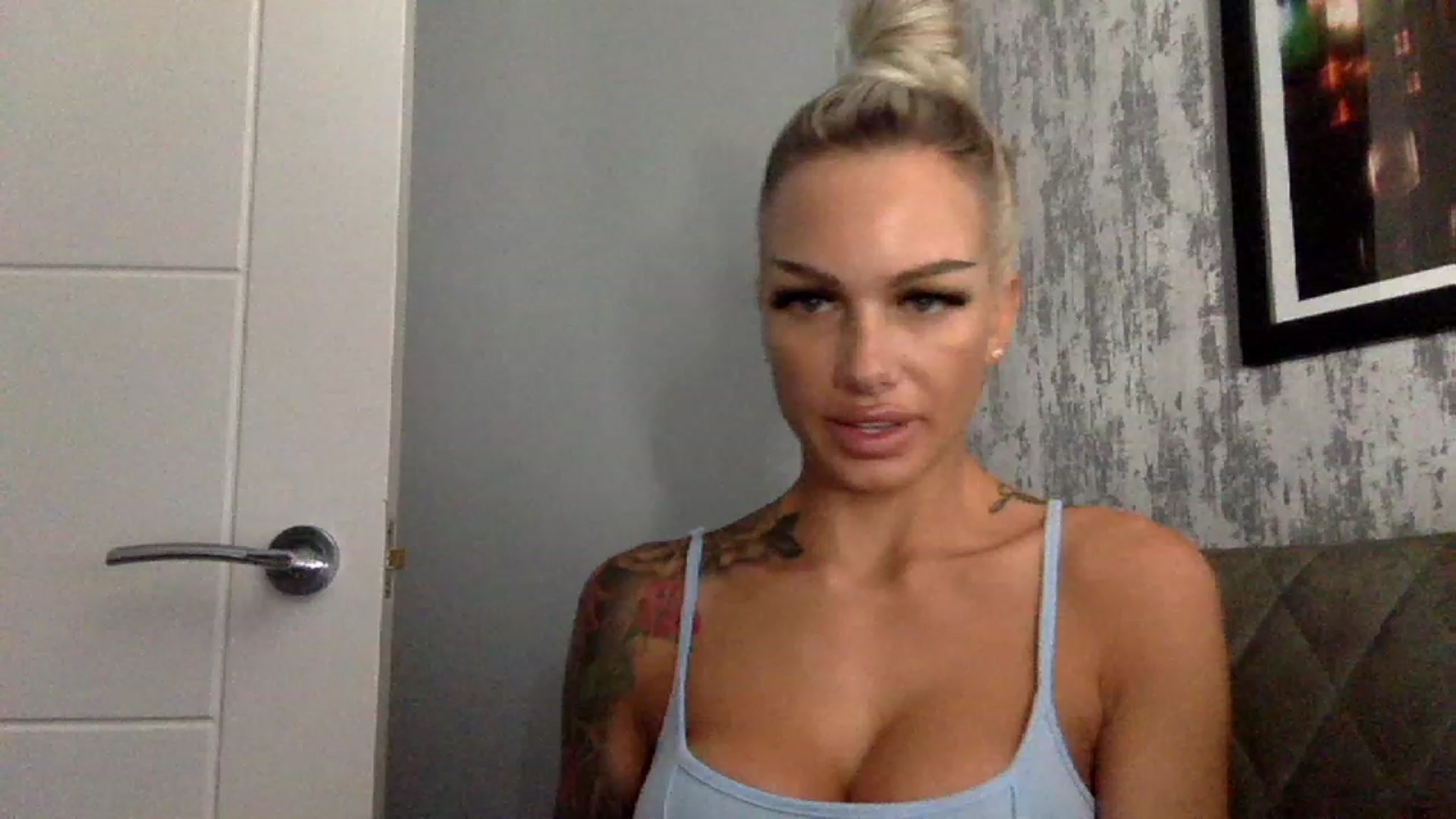 Gallery image thumbnail from BabyDaisyx's myfreecams stream on, 12/21/2022, 07:43 image 8 of 20