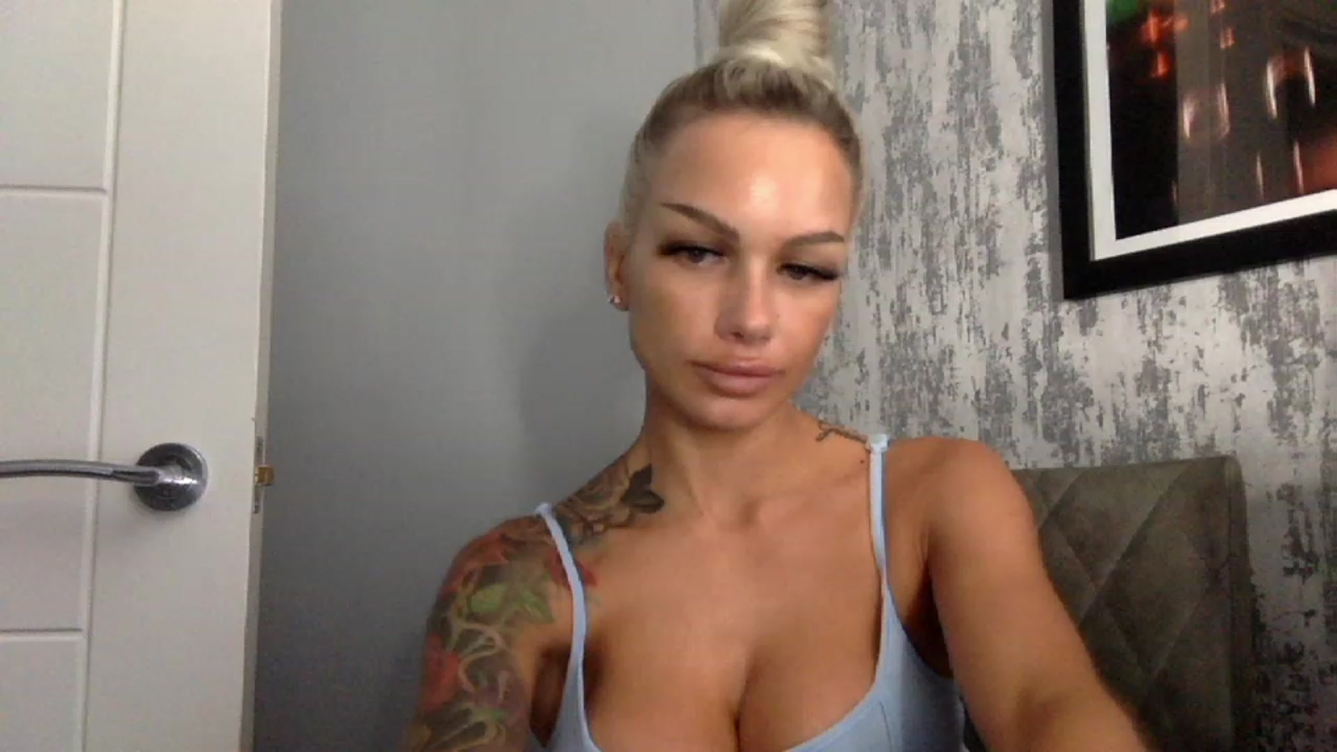 Gallery image thumbnail from BabyDaisyx's myfreecams stream on, 12/21/2022, 07:59 image 7 of 20