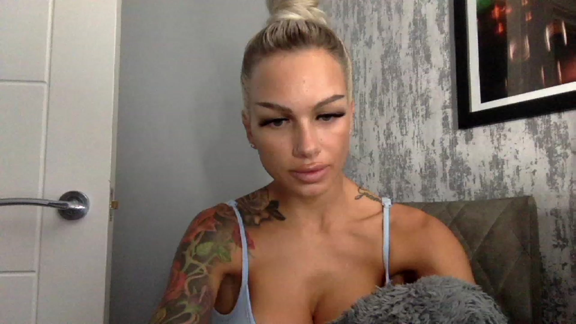 Gallery image thumbnail from BabyDaisyx's myfreecams stream on, 12/21/2022, 07:59 image 9 of 20