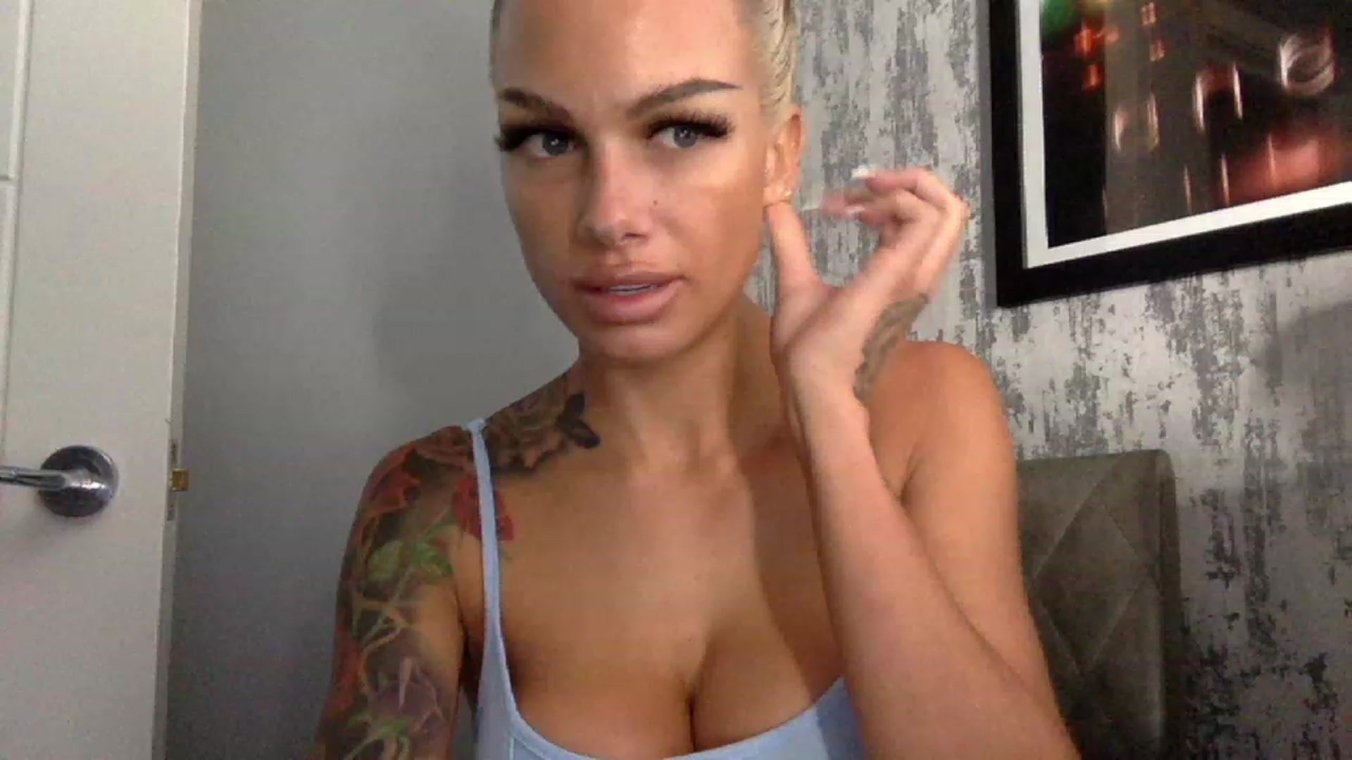Gallery image thumbnail from BabyDaisyx's myfreecams stream on, 12/21/2022, 07:59 image 14 of 20