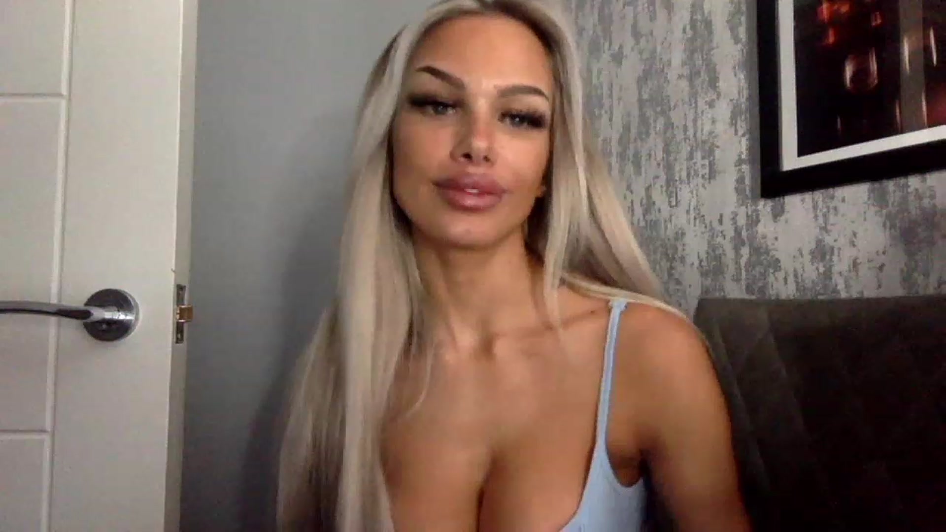 Gallery image thumbnail from BabyDaisyx's myfreecams stream on, 12/22/2022, 06:37 image 10 of 20