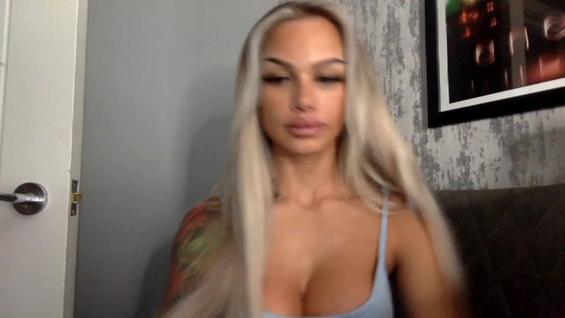 Gallery image thumbnail from BabyDaisyx's myfreecams stream on, 12/22/2022, 06:37 image 6 of 20