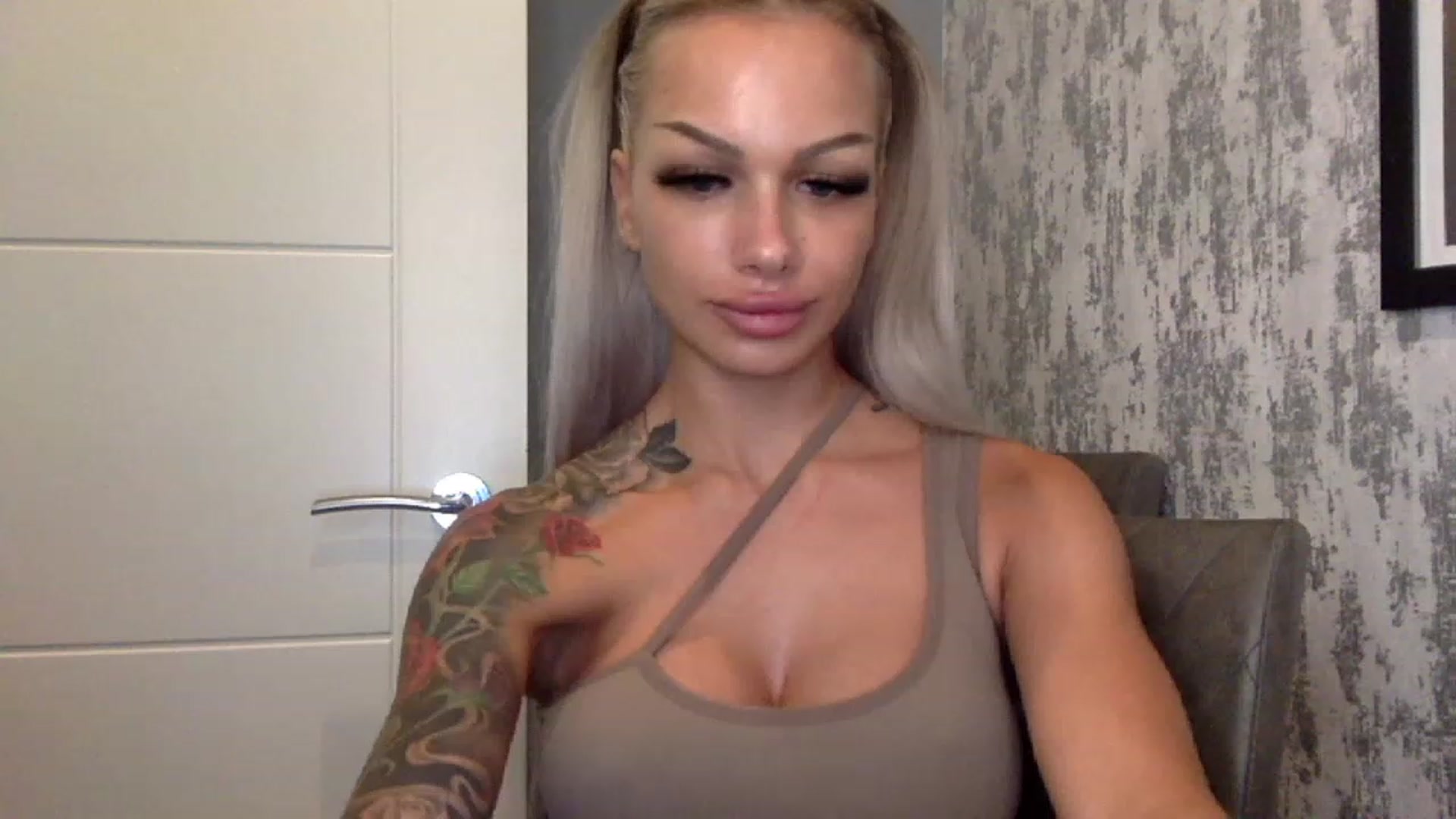 Gallery image thumbnail from BabyDaisyx's myfreecams stream on, 01/05/2023, 15:52 image 4 of 20
