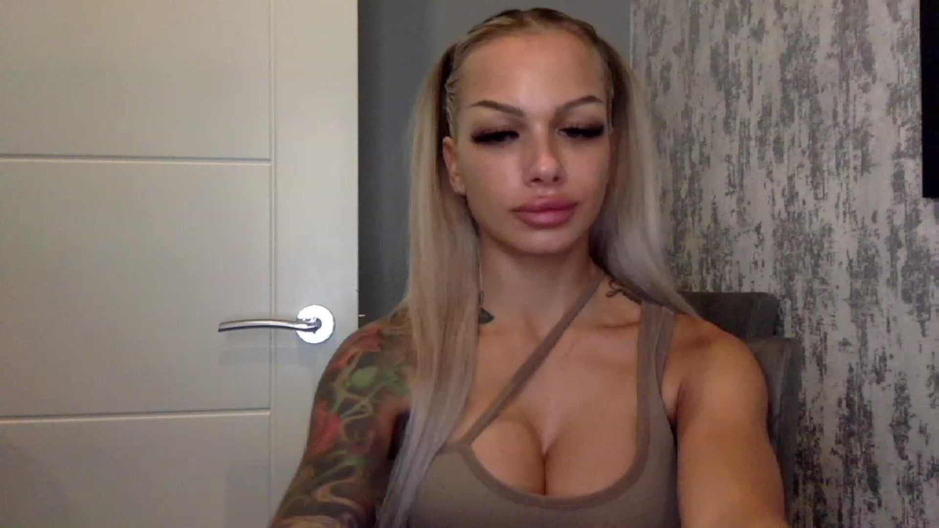 Gallery image thumbnail from BabyDaisyx's myfreecams stream on, 01/05/2023, 15:52 image 11 of 20