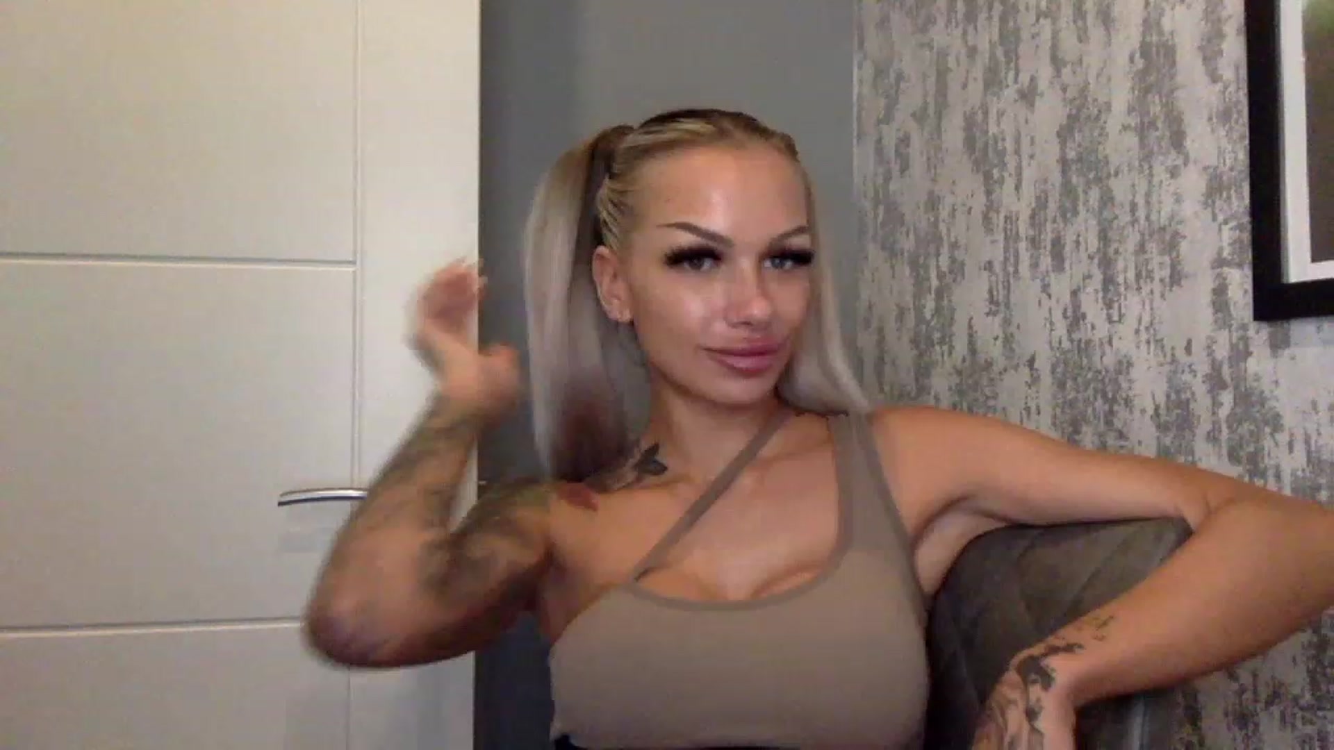 Gallery image thumbnail from BabyDaisyx's myfreecams stream on, 01/05/2023, 15:52 image 3 of 20