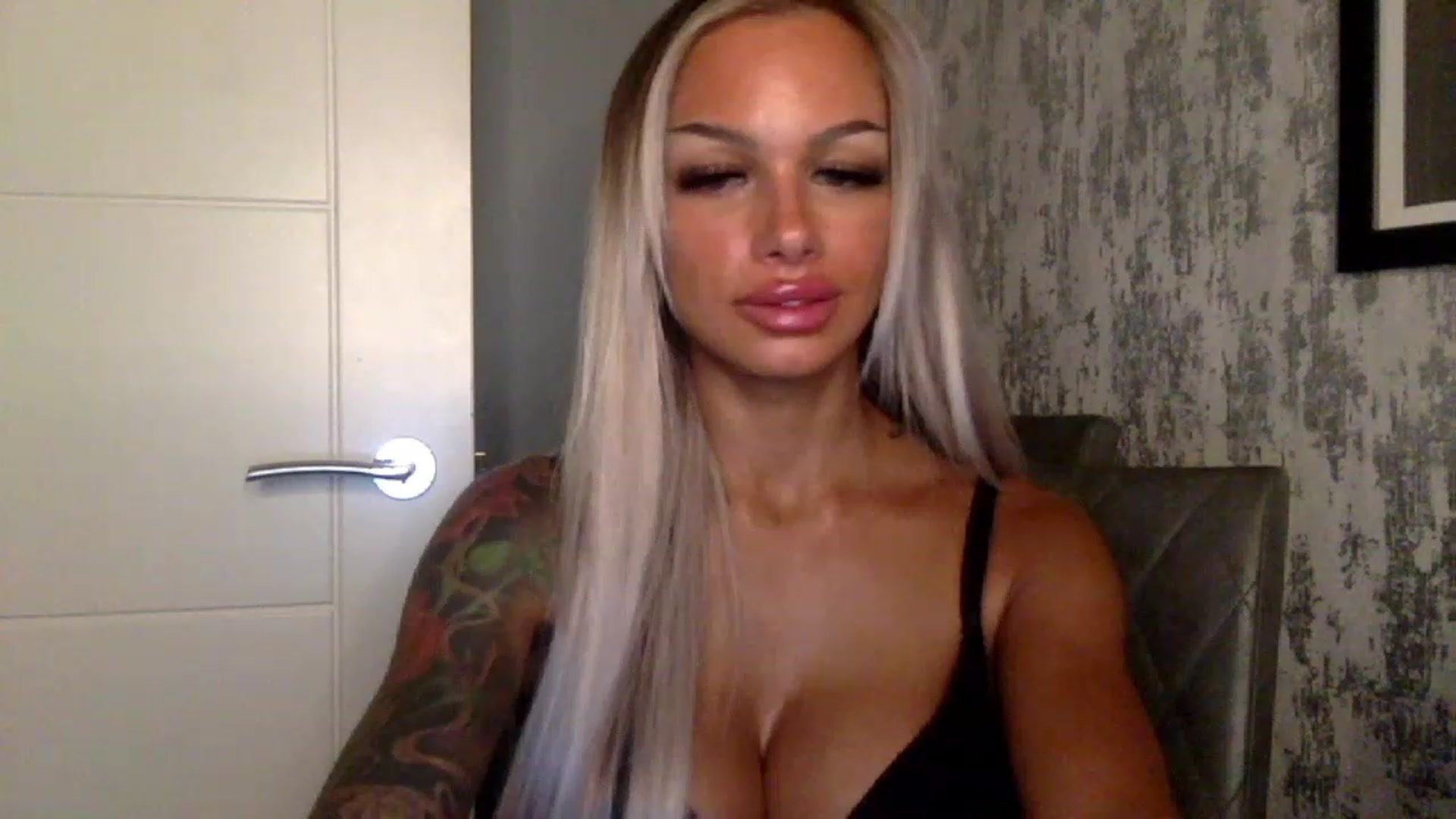 Gallery image thumbnail from BabyDaisyx's myfreecams stream on, 01/07/2023, 08:09 image 16 of 20