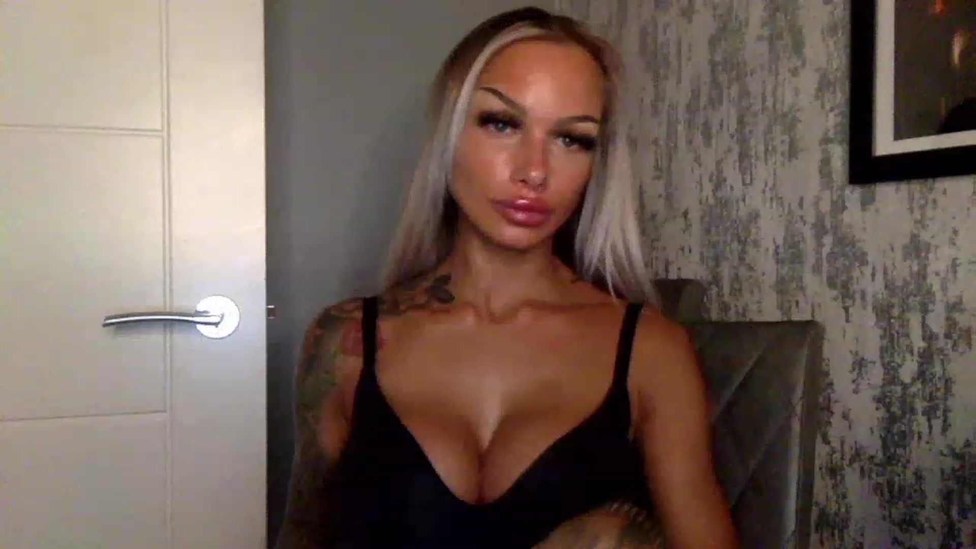 Gallery image thumbnail from BabyDaisyx's myfreecams stream on, 01/07/2023, 08:09 image 13 of 20