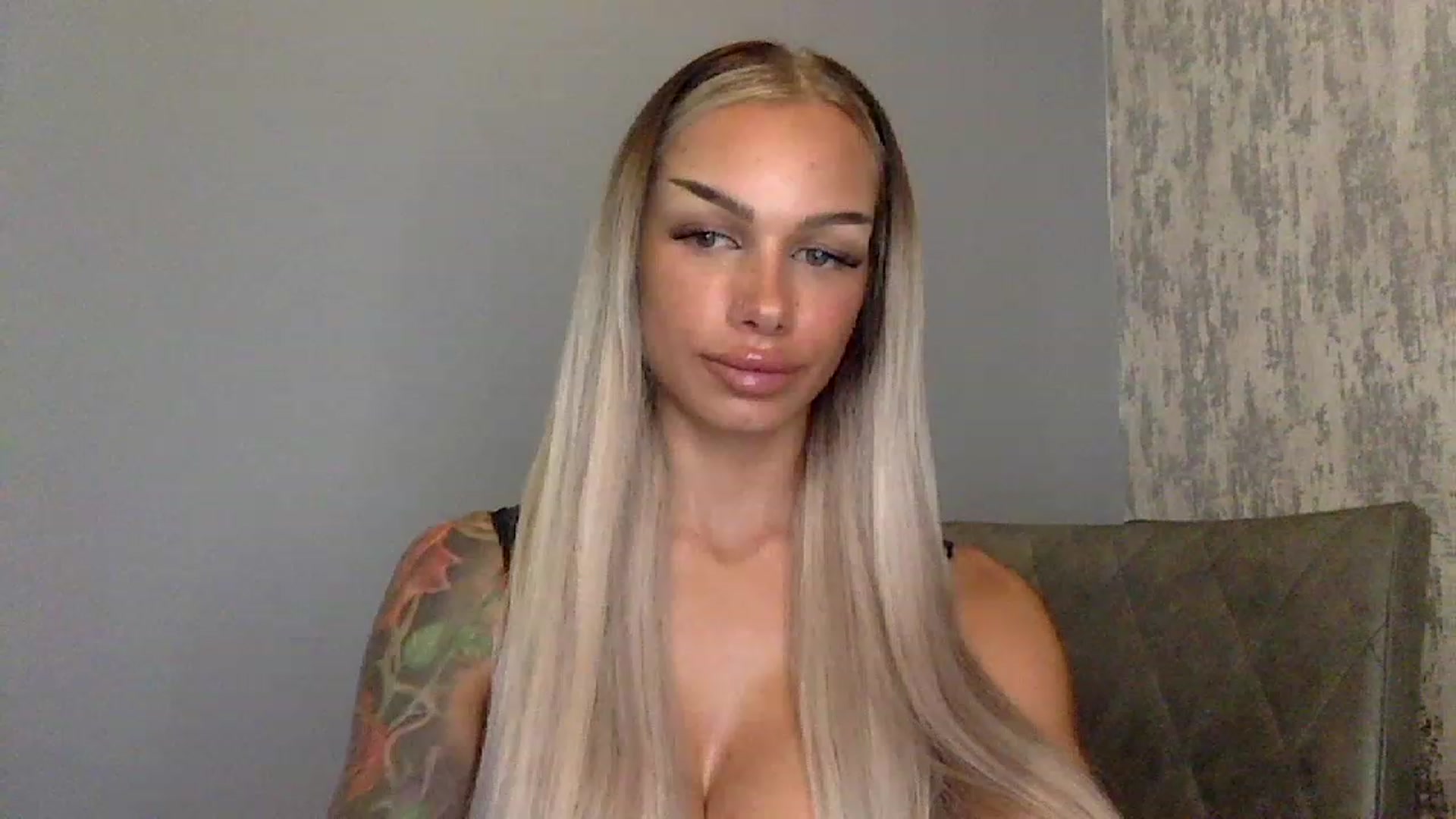 Gallery image thumbnail from BabyDaisyx's myfreecams stream on, 01/27/2023, 12:39 image 17 of 20