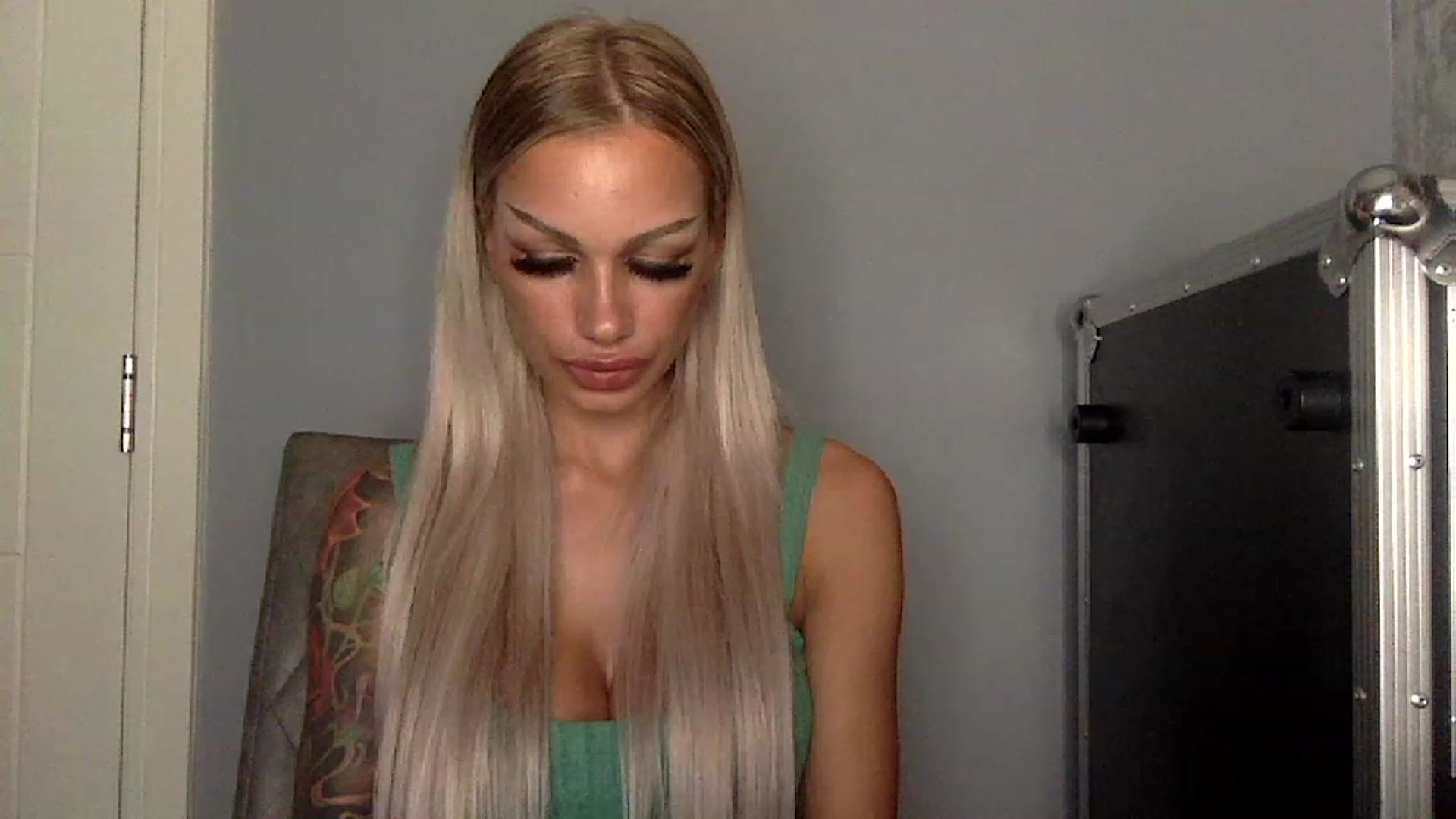 Gallery image thumbnail from BabyDaisyx's myfreecams stream on, 02/12/2023, 13:51 image 16 of 20