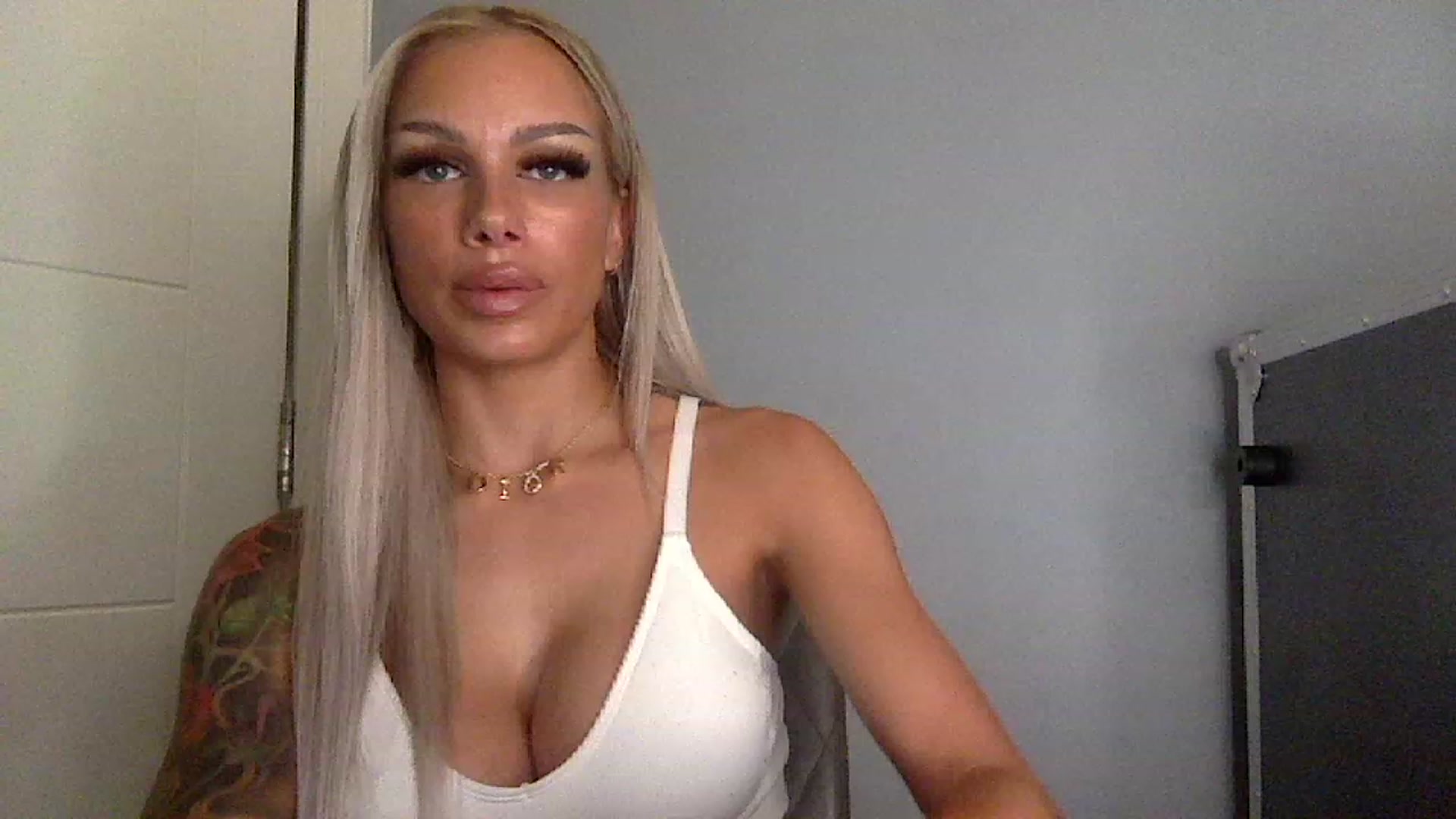 Gallery image thumbnail from BabyDaisyx's myfreecams stream on, 02/13/2023, 08:04 image 11 of 20