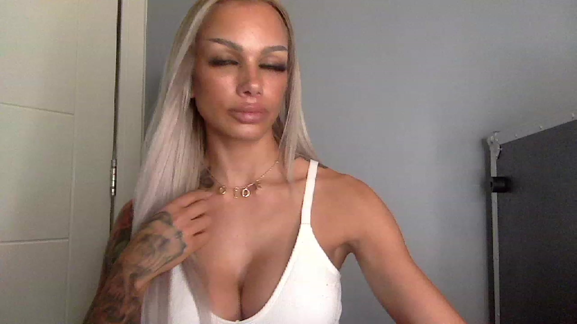 Gallery image thumbnail from BabyDaisyx's myfreecams stream on, 02/13/2023, 08:04 image 13 of 20