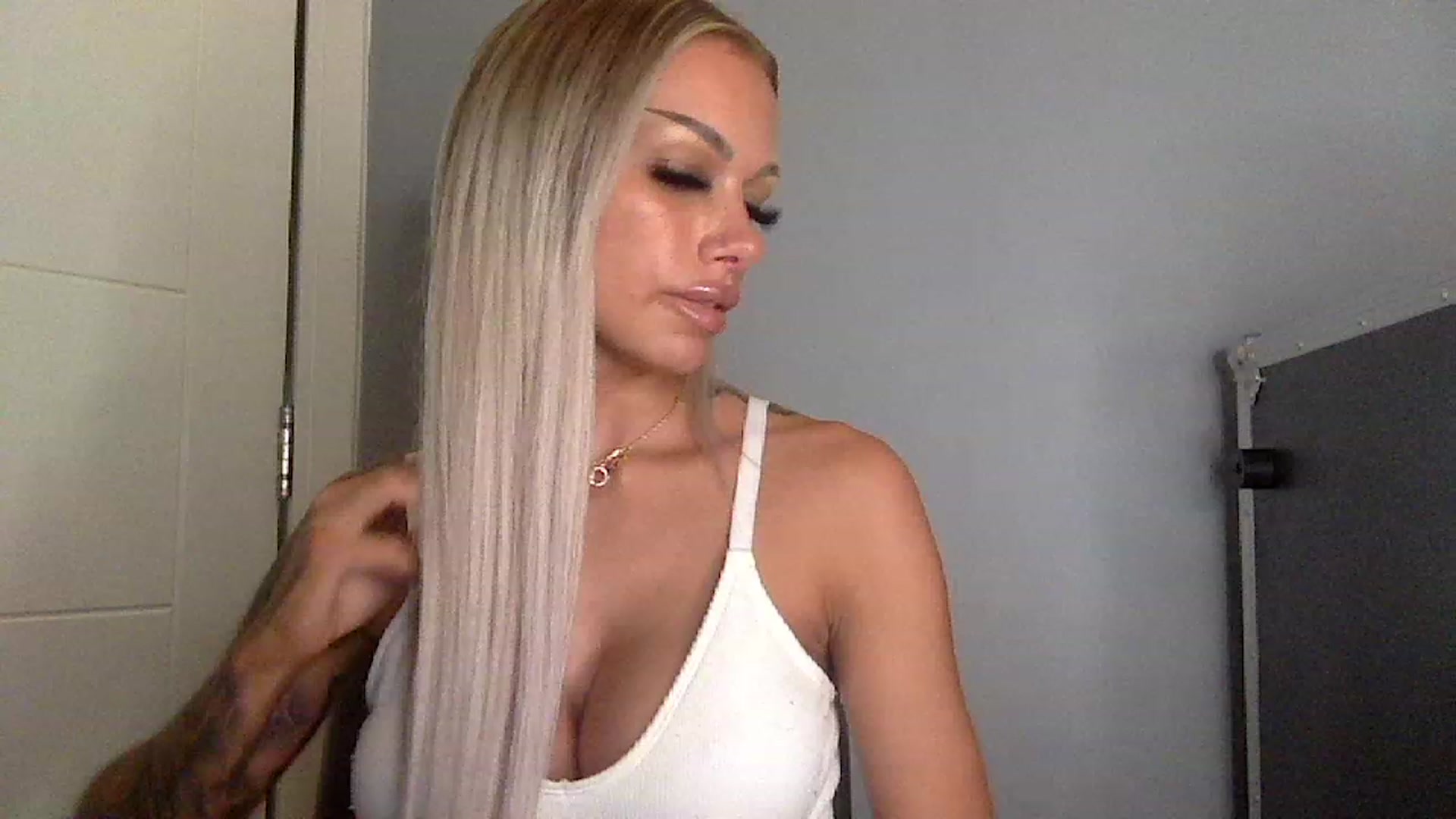 Gallery image thumbnail from BabyDaisyx's myfreecams stream on, 02/13/2023, 08:04 image 7 of 20